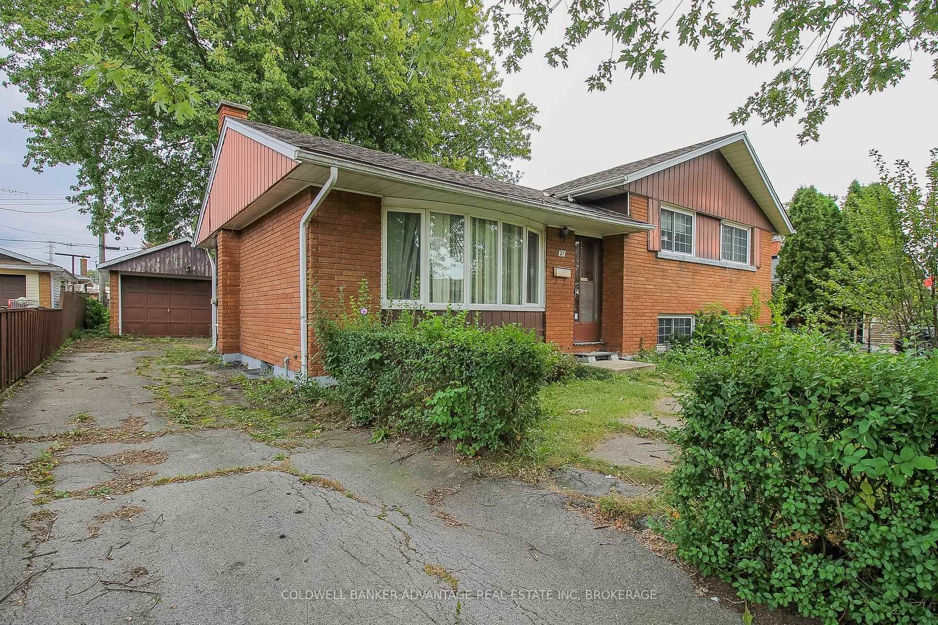 Photo 2 of 27 Hughes Avenue, Welland, Lincoln/Crowland — HOMEH