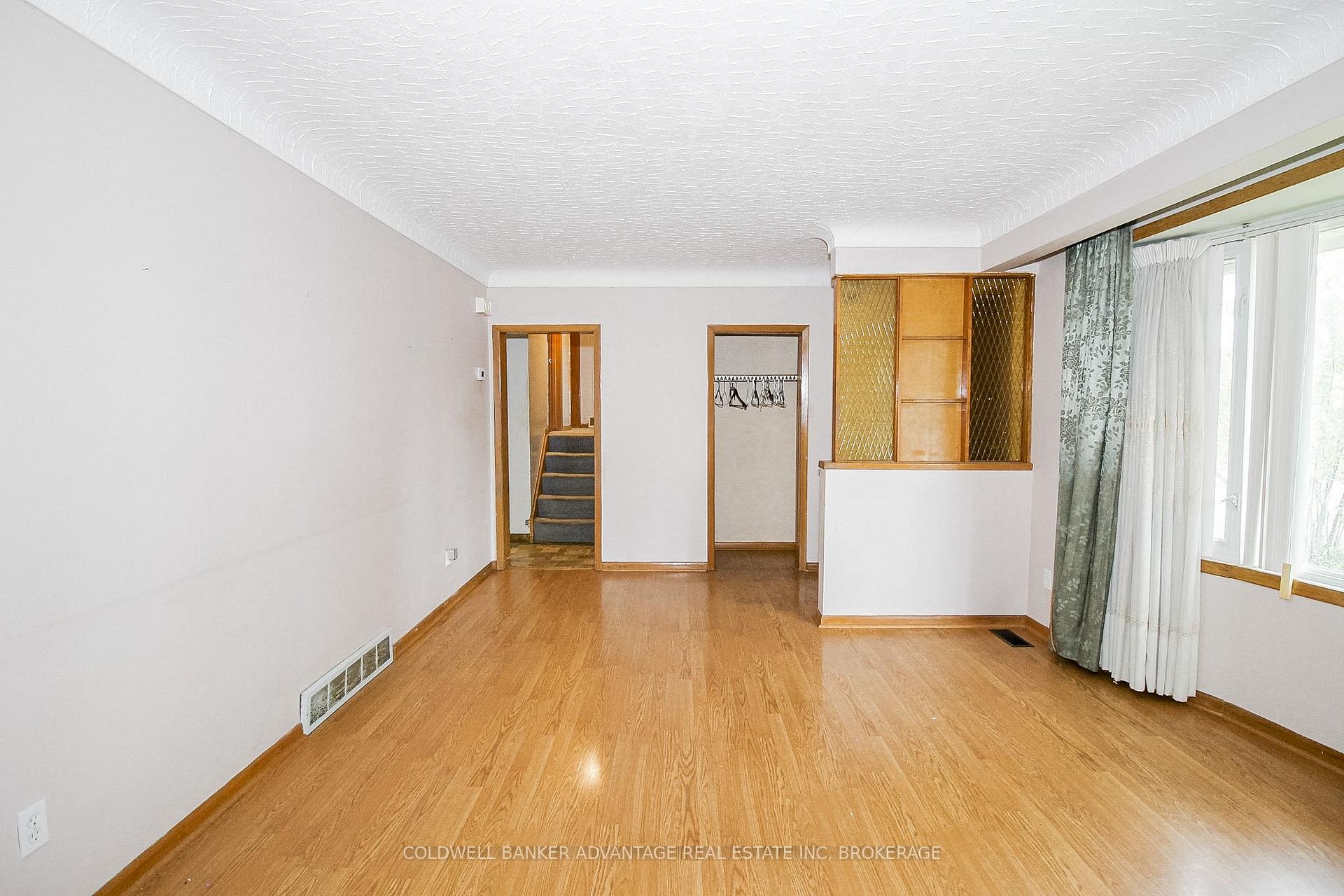 Photo 5 of 27 Hughes Avenue, Welland, Lincoln/Crowland — HOMEH