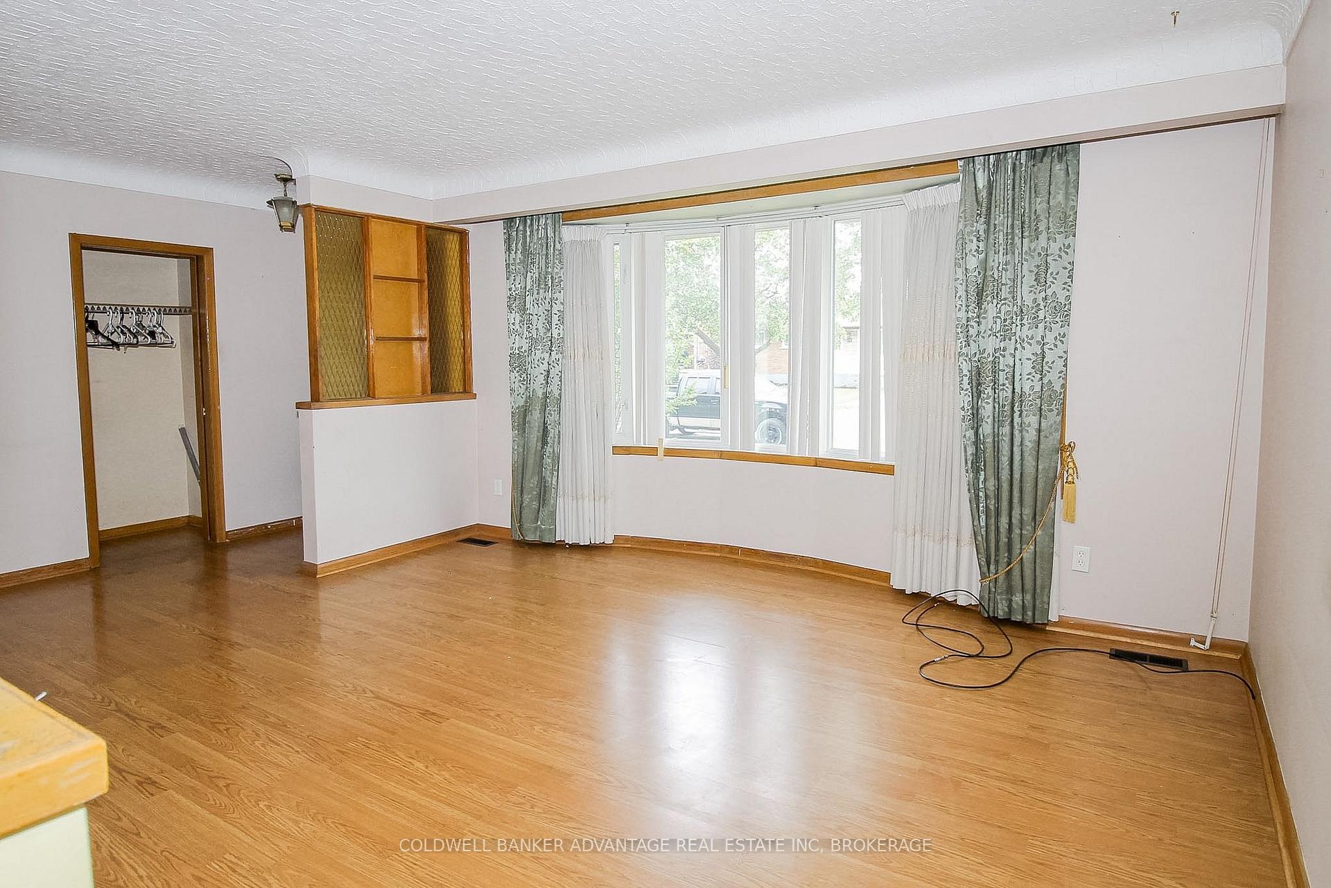 Photo 6 of 27 Hughes Avenue, Welland, Lincoln/Crowland — HOMEH