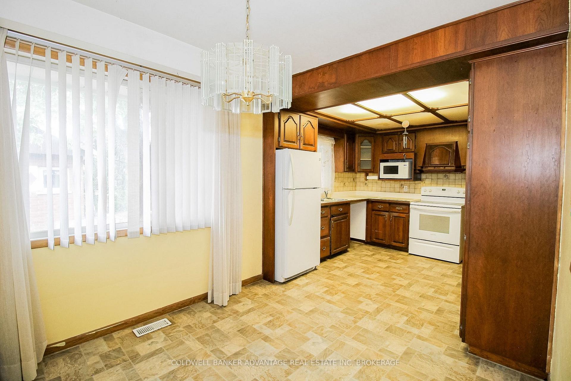 Photo 7 of 27 Hughes Avenue, Welland, Lincoln/Crowland — HOMEH