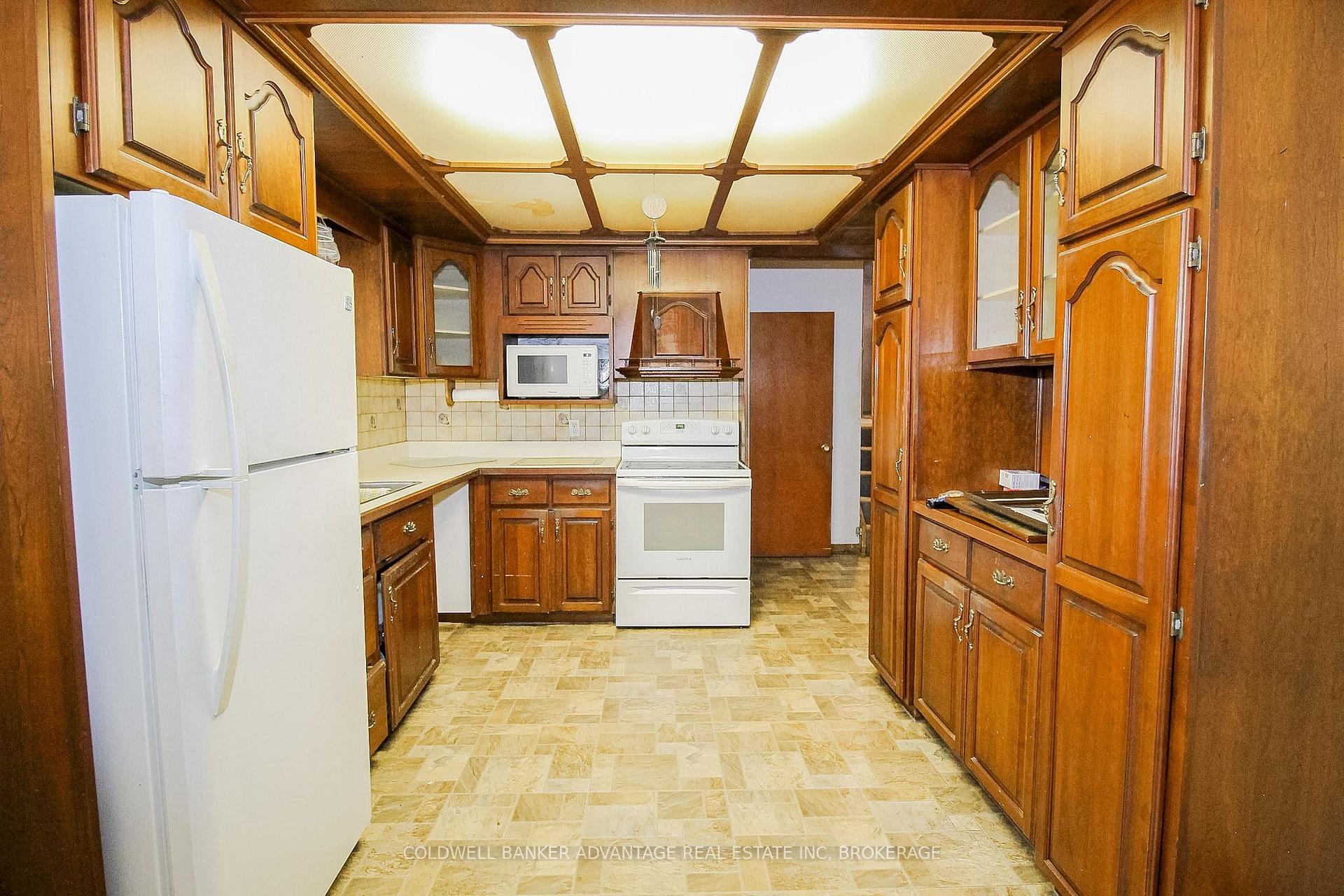 Photo 9 of 27 Hughes Avenue, Welland, Lincoln/Crowland — HOMEH