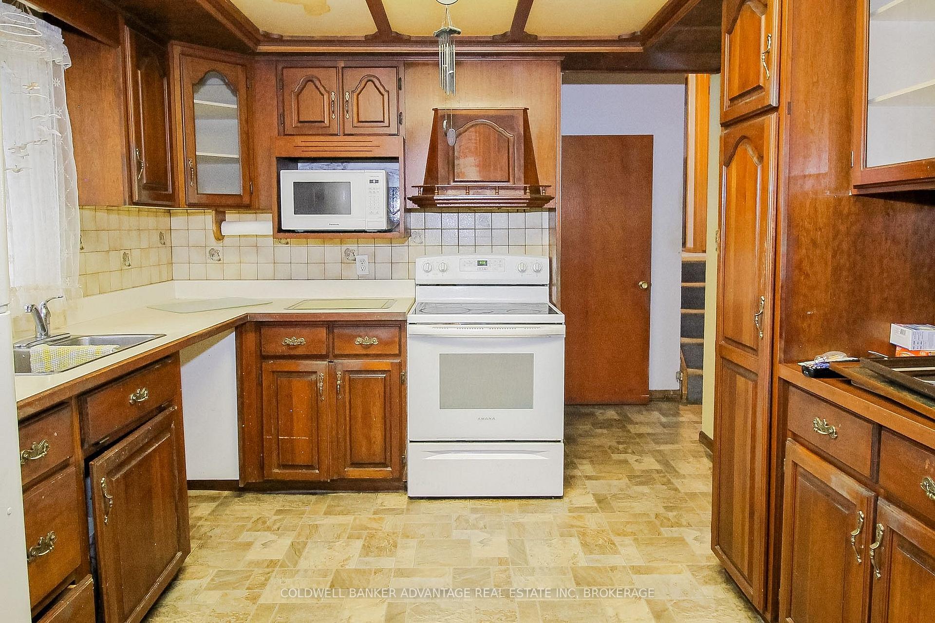 Photo 10 of 27 Hughes Avenue, Welland, Lincoln/Crowland — HOMEH