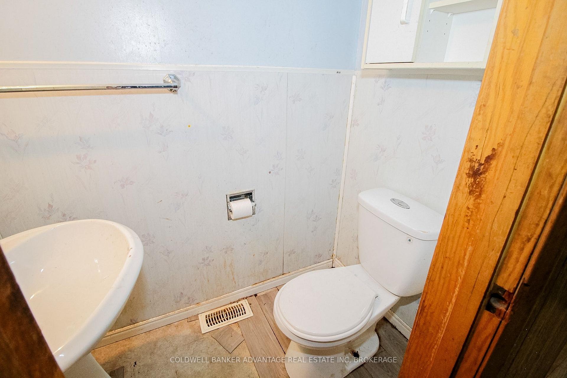 Photo 19 of 27 Hughes Avenue, Welland, Lincoln/Crowland — HOMEH