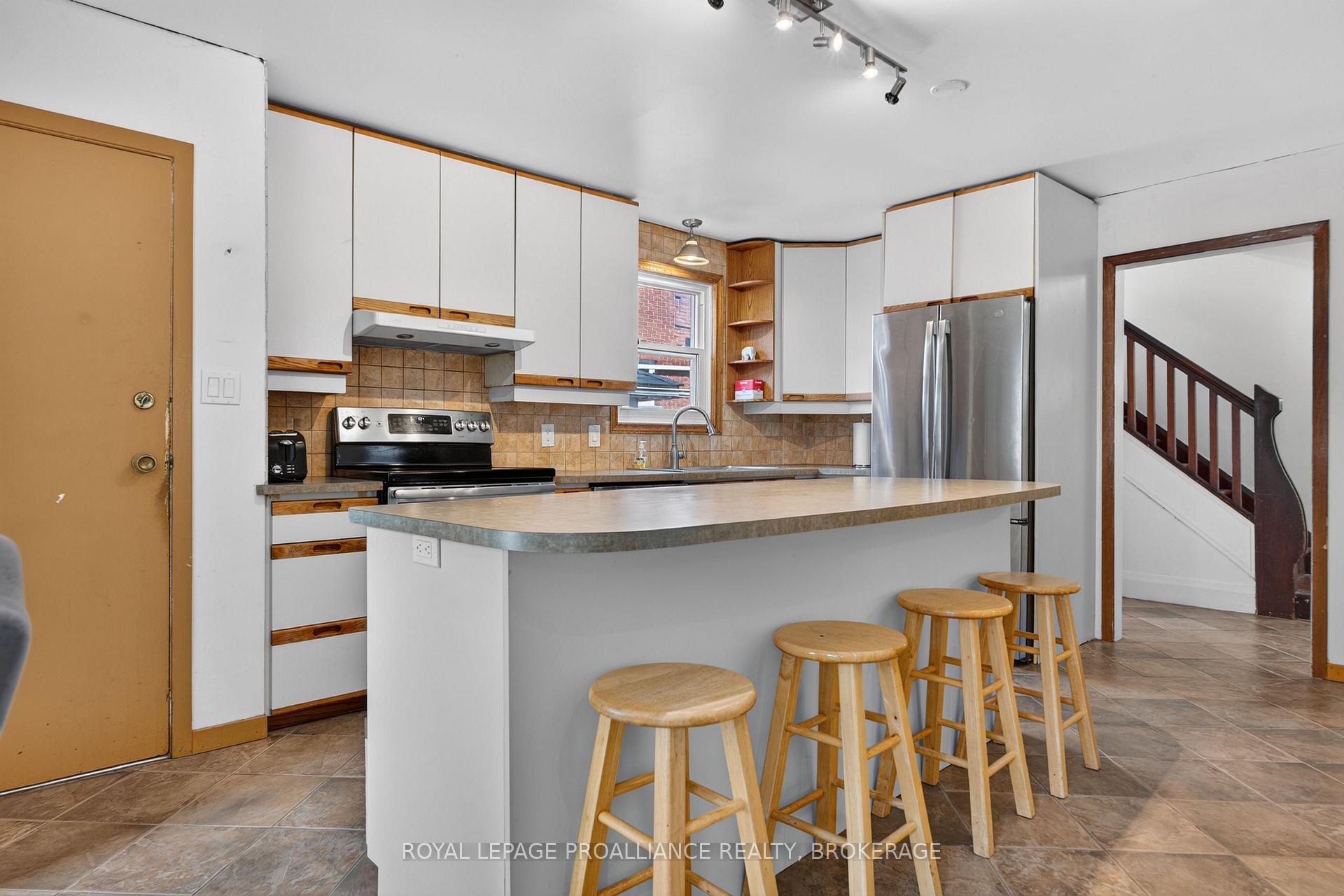 Photo 17 of 130 Macdonnell Street, Kingston, Central City East — HOMEH