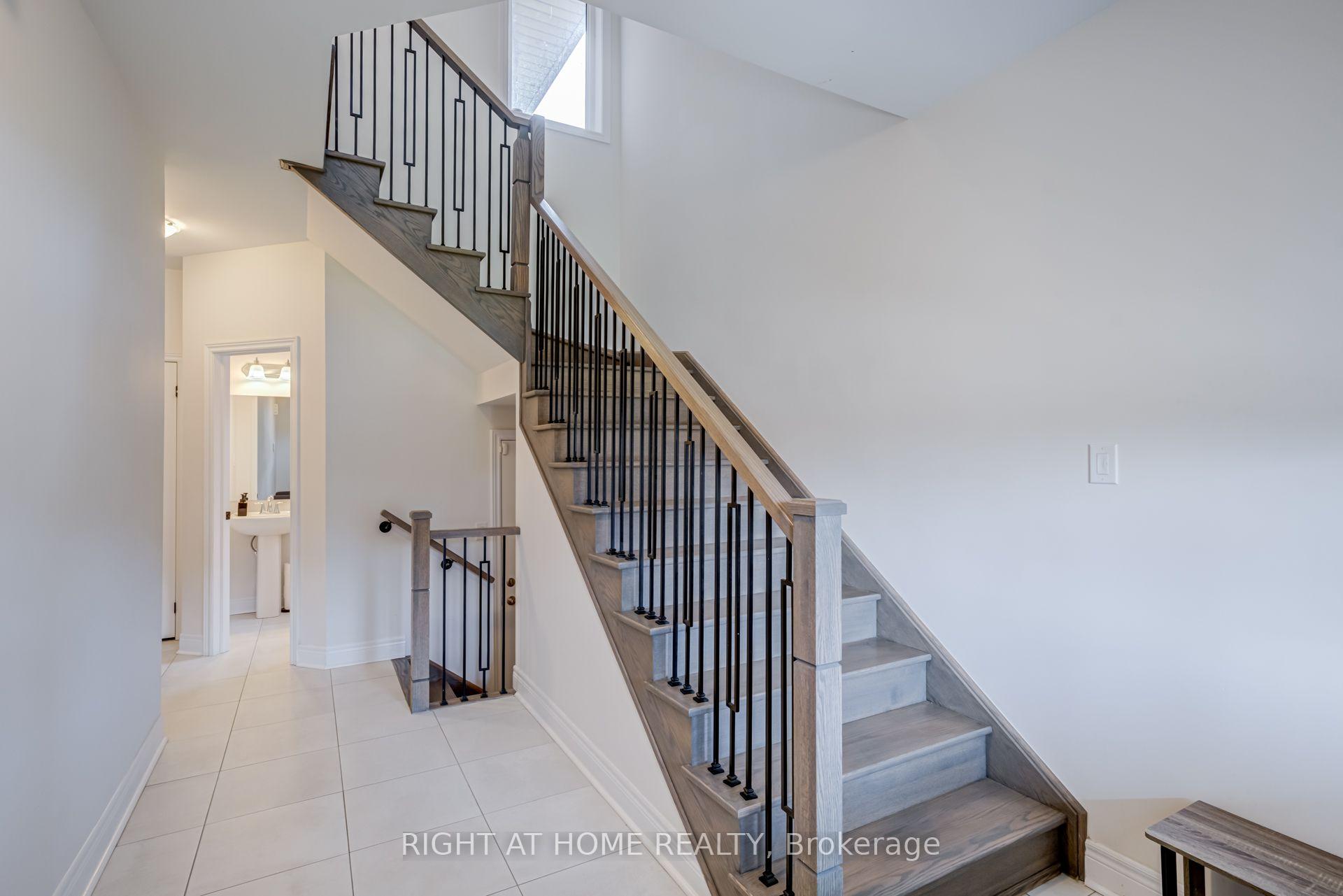 Photo 5 of 51 Rosewell Crescent, Halton Hills, Georgetown — HOMEH