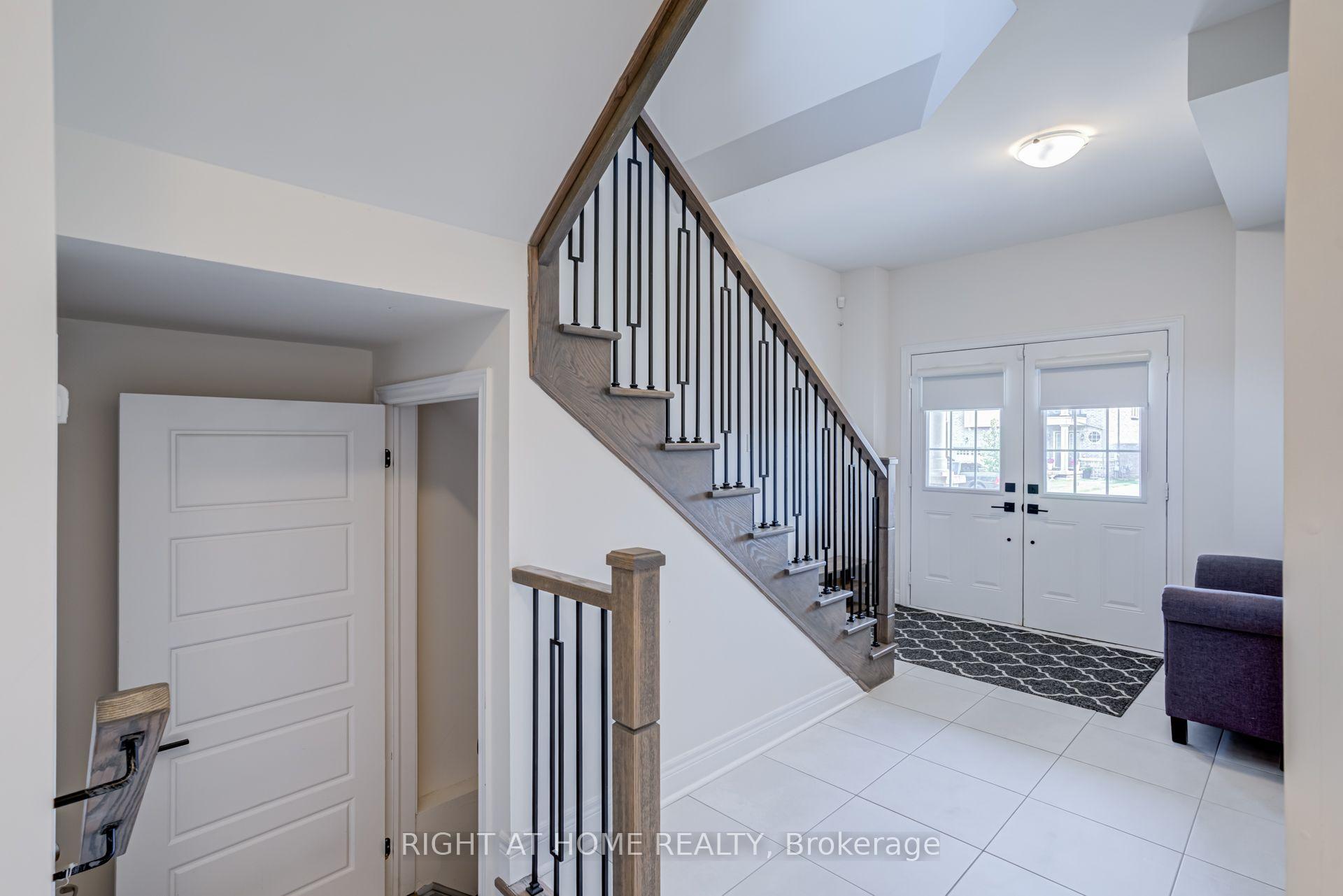 Photo 6 of 51 Rosewell Crescent, Halton Hills, Georgetown — HOMEH