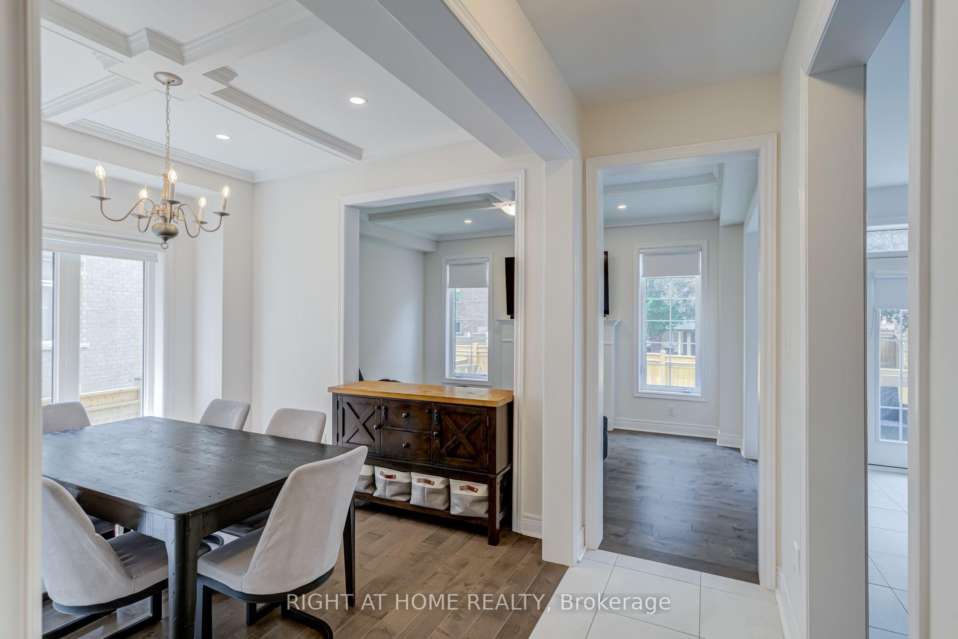 Photo 7 of 51 Rosewell Crescent, Halton Hills, Georgetown — HOMEH