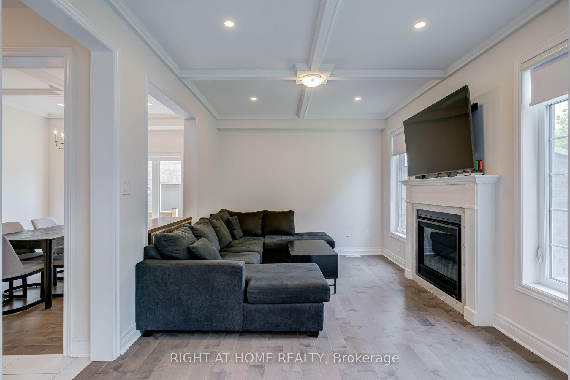 Photo 17 of 51 Rosewell Crescent, Halton Hills, Georgetown — HOMEH