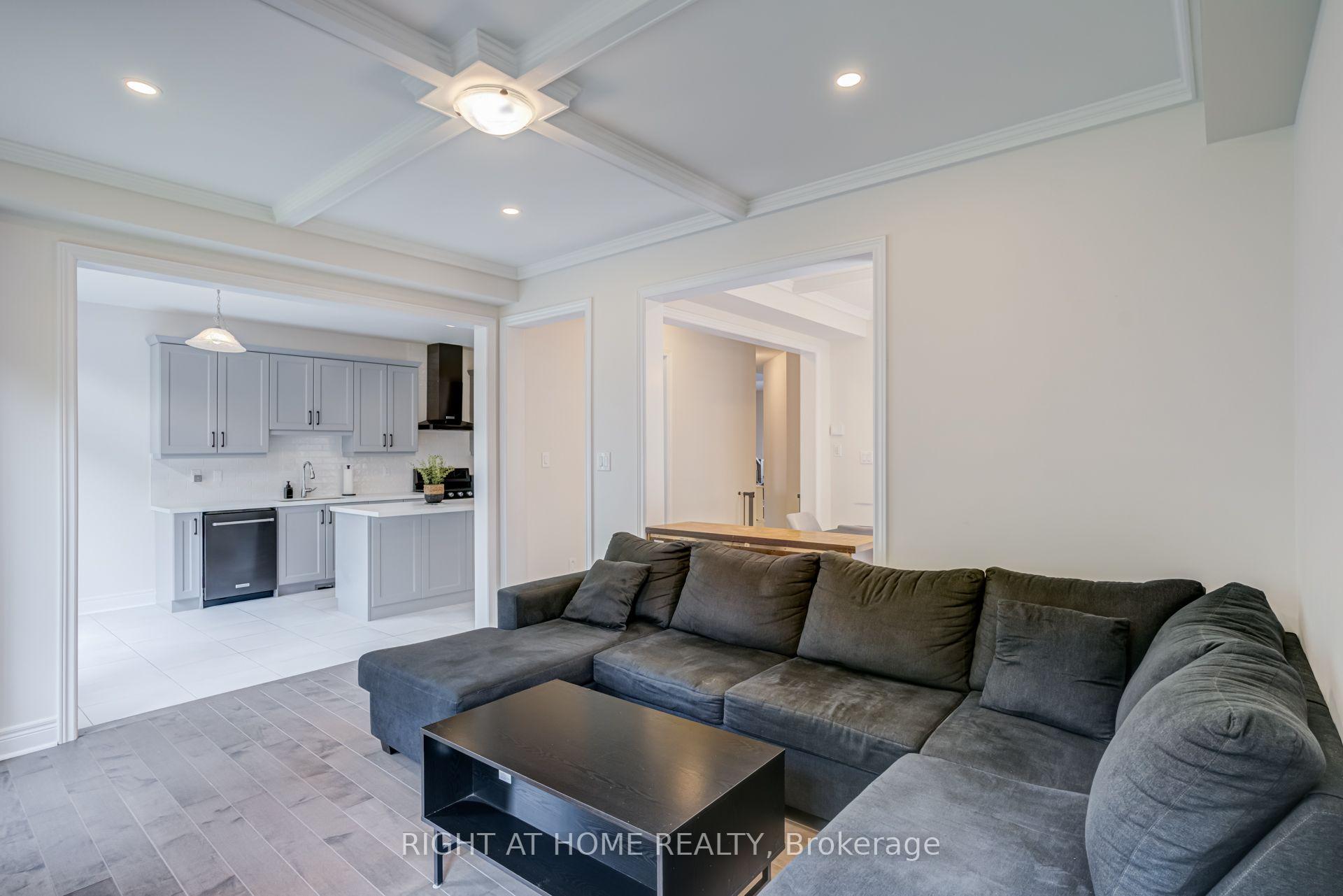Photo 18 of 51 Rosewell Crescent, Halton Hills, Georgetown — HOMEH