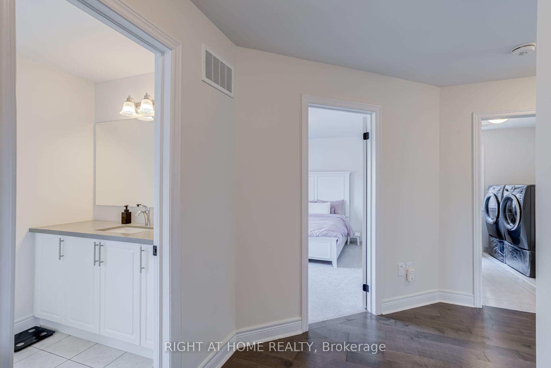 Photo 24 of 51 Rosewell Crescent, Halton Hills, Georgetown — HOMEH