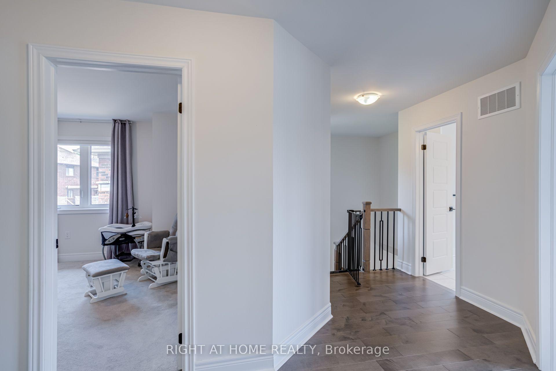 Photo 25 of 51 Rosewell Crescent, Halton Hills, Georgetown — HOMEH