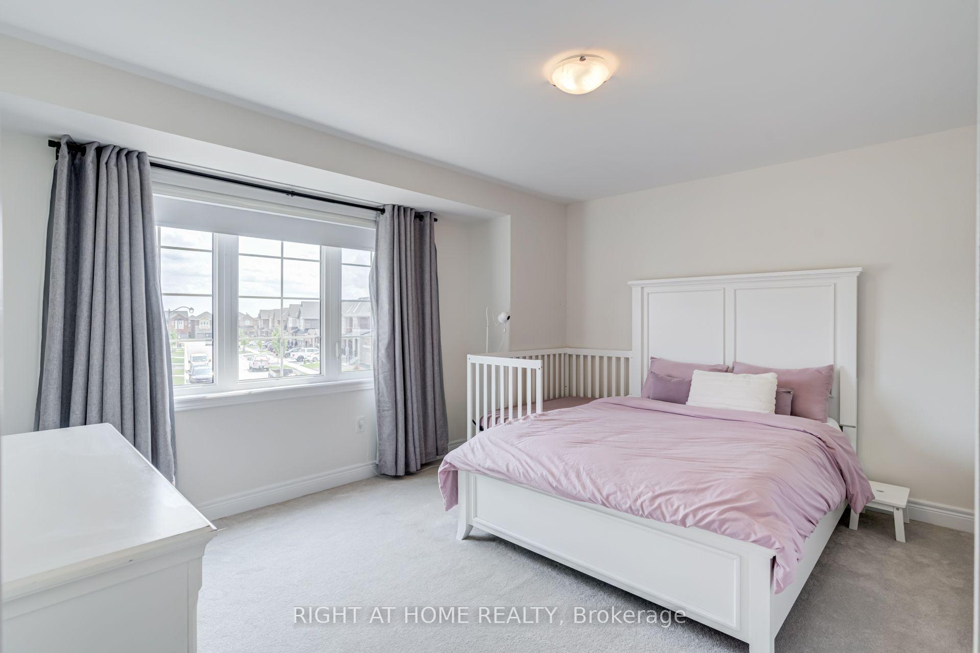Photo 36 of 51 Rosewell Crescent, Halton Hills, Georgetown — HOMEH