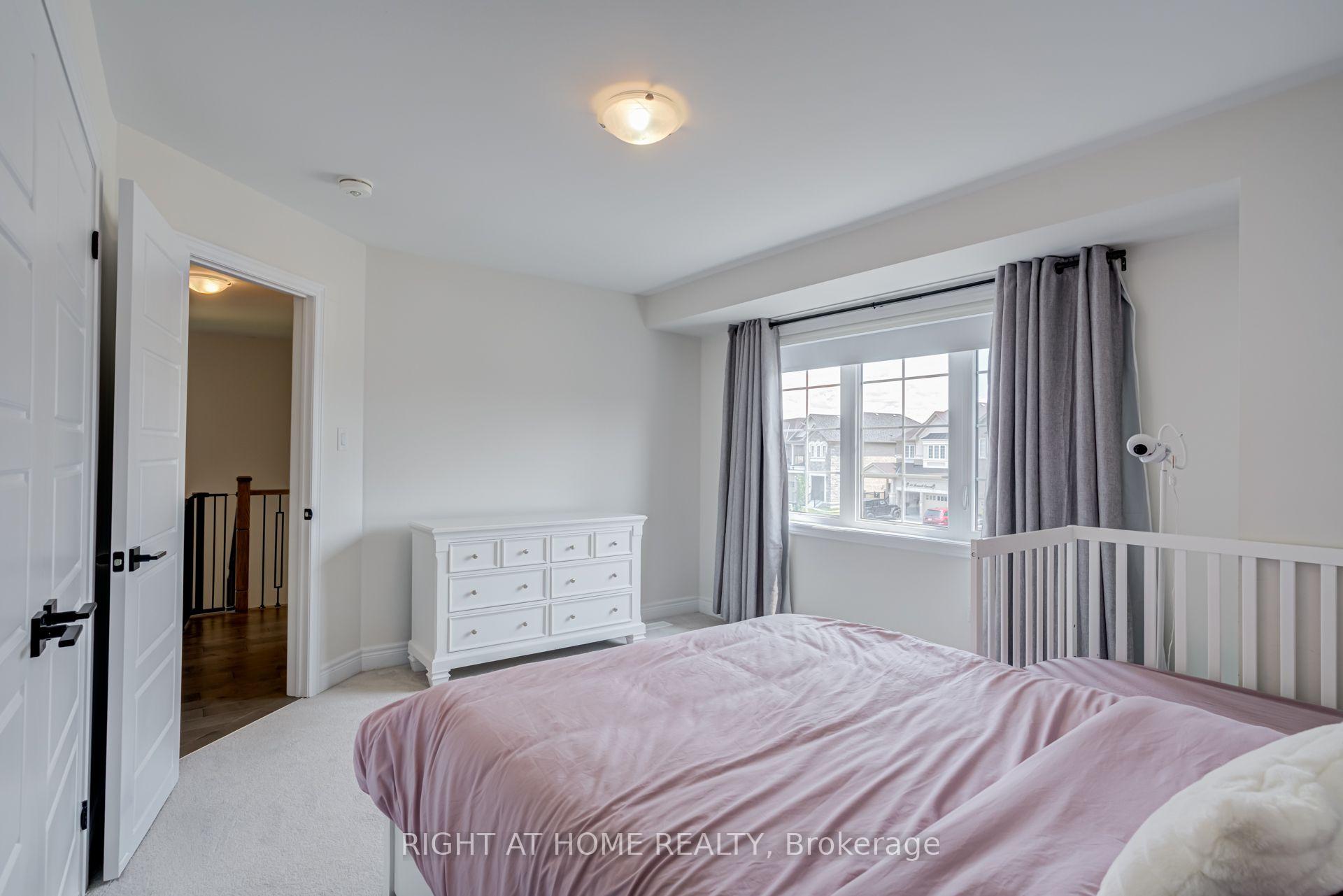 Photo 37 of 51 Rosewell Crescent, Halton Hills, Georgetown — HOMEH