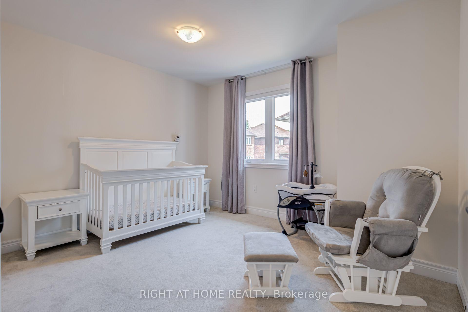 Photo 39 of 51 Rosewell Crescent, Halton Hills, Georgetown — HOMEH