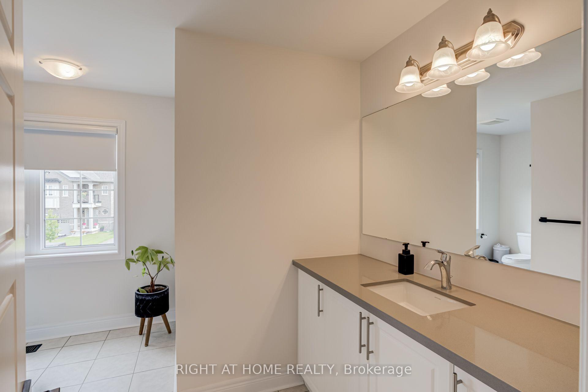 Photo 41 of 51 Rosewell Crescent, Halton Hills, Georgetown — HOMEH