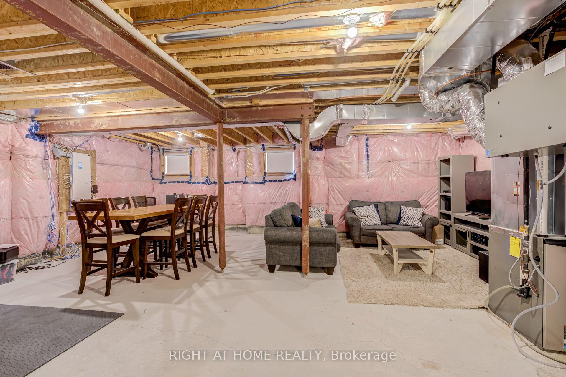 Photo 45 of 51 Rosewell Crescent, Halton Hills, Georgetown — HOMEH