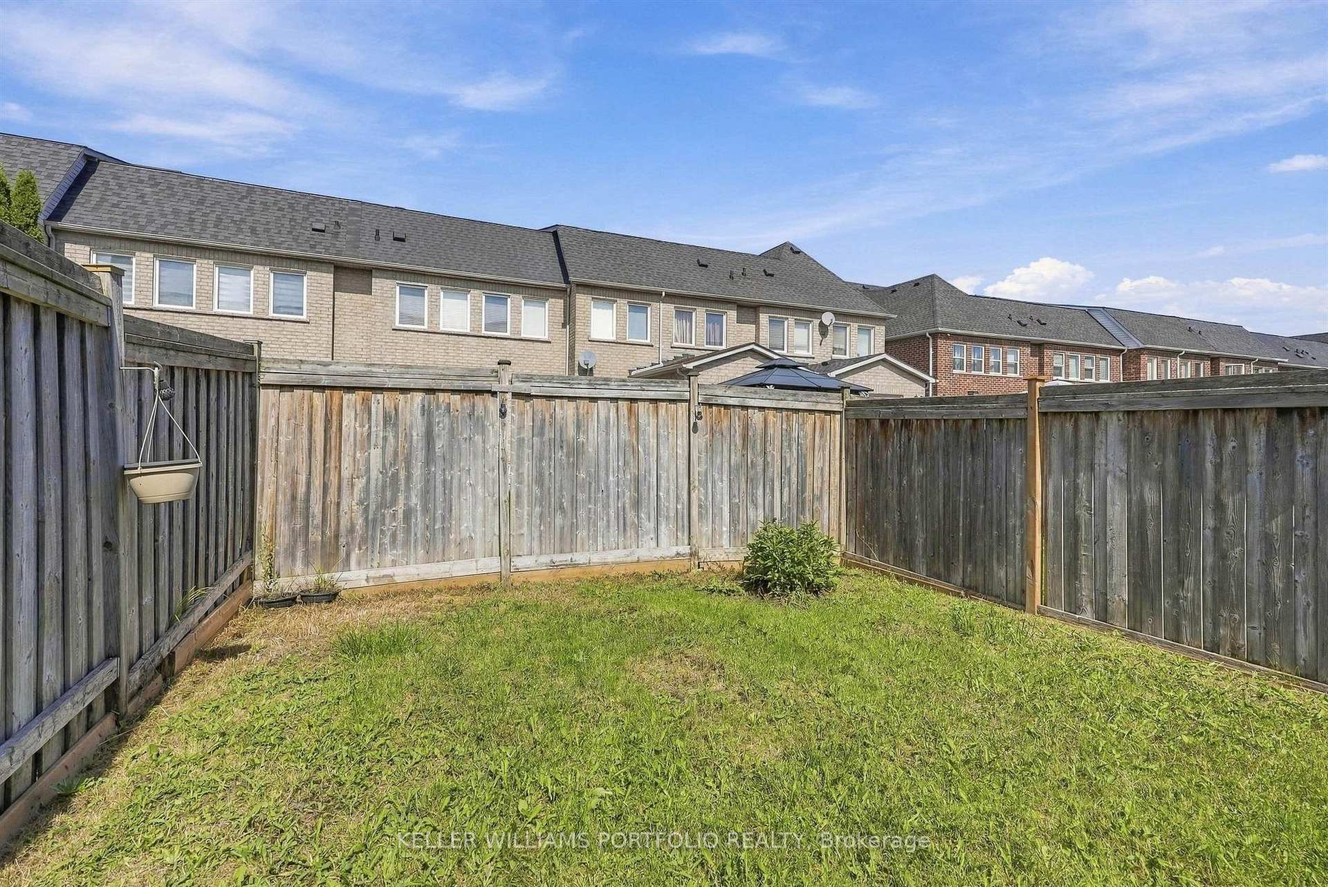 Photo 44 of 8 Gateway Court, Whitby, Taunton North — HOMEH