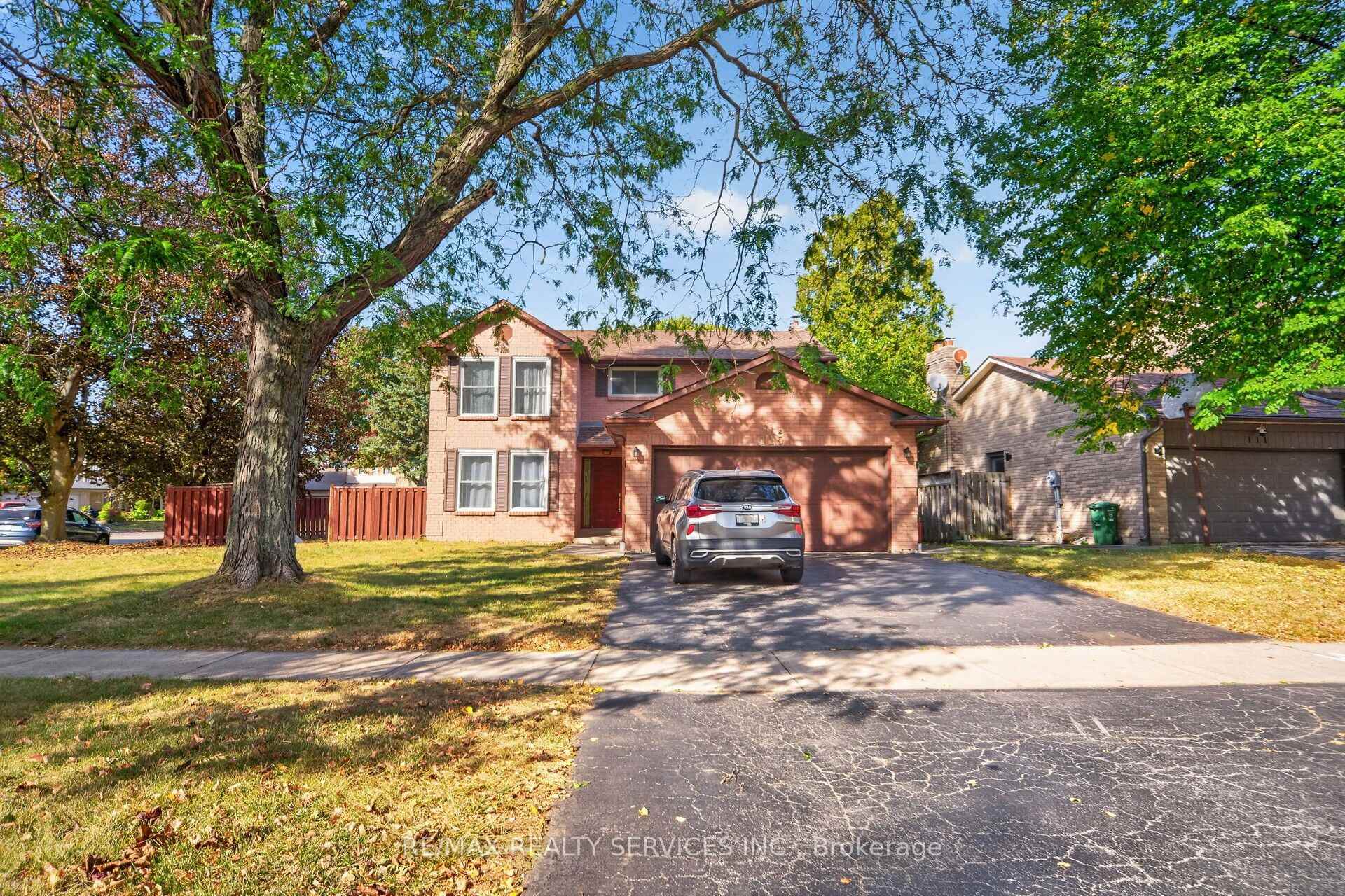 Photo of 115 Amberly Boulevard