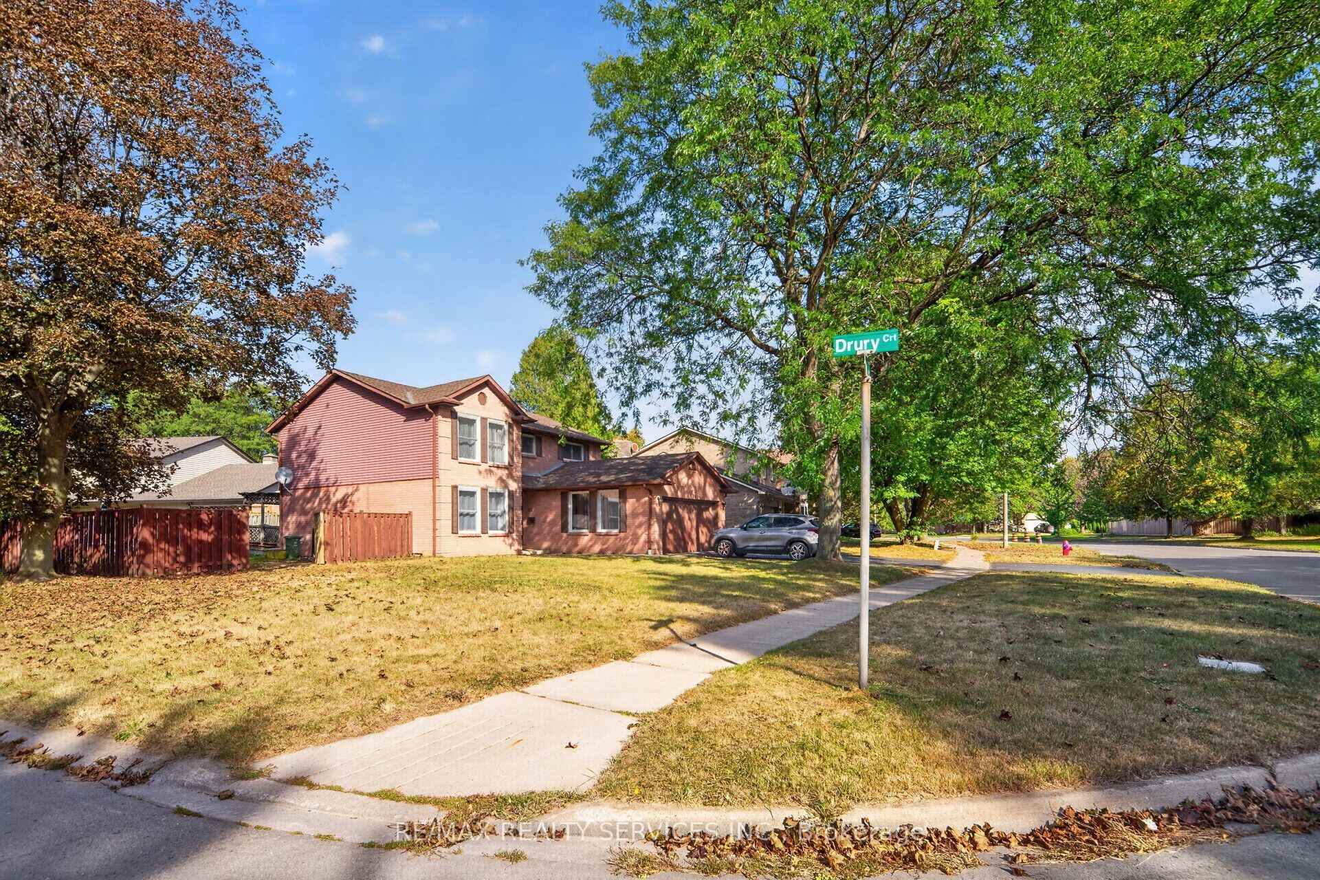 Photo 2 of 115 Amberly Boulevard, Hamilton, Ancaster — HOMEH