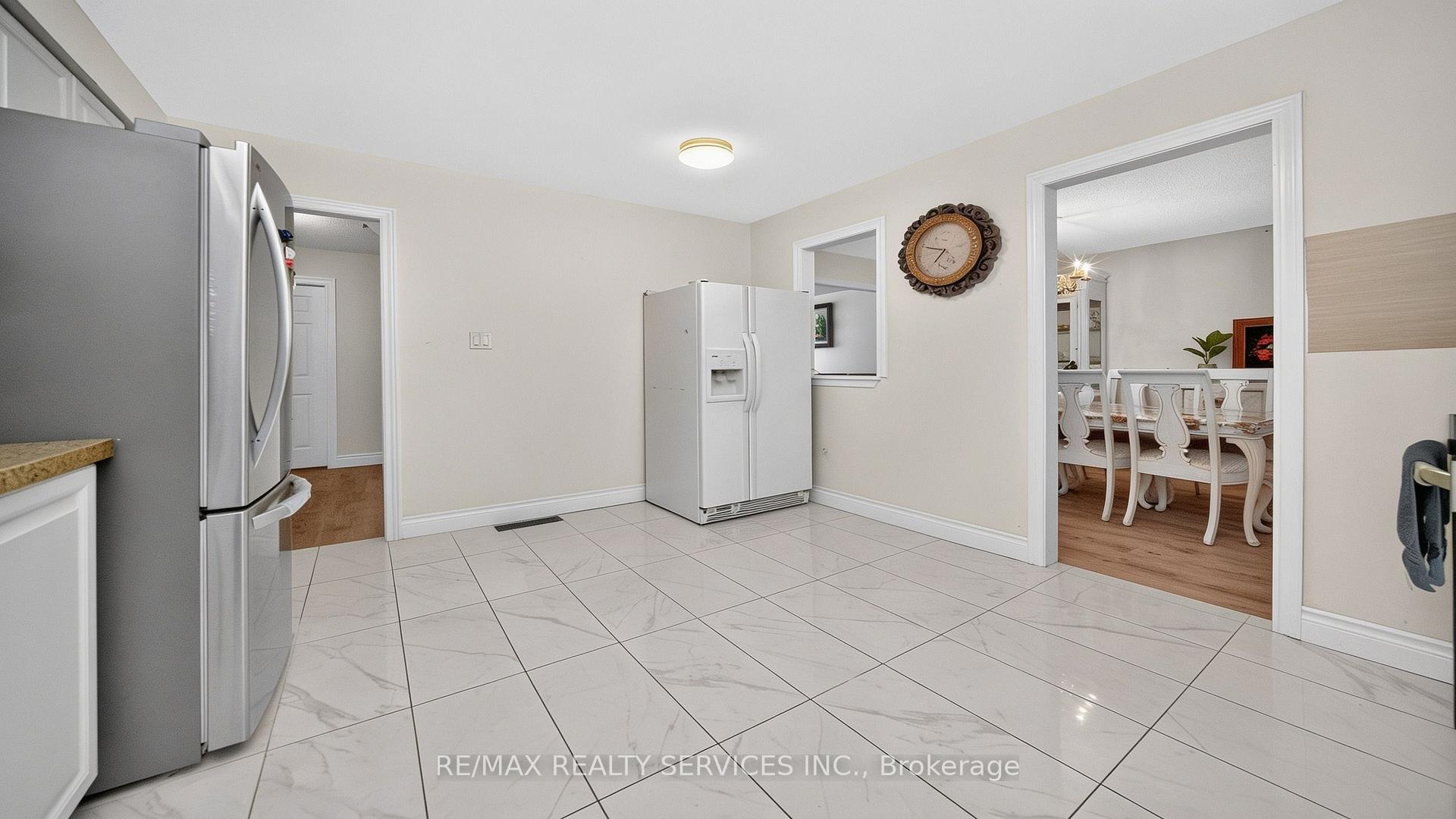 Photo 15 of 115 Amberly Boulevard, Hamilton, Ancaster — HOMEH