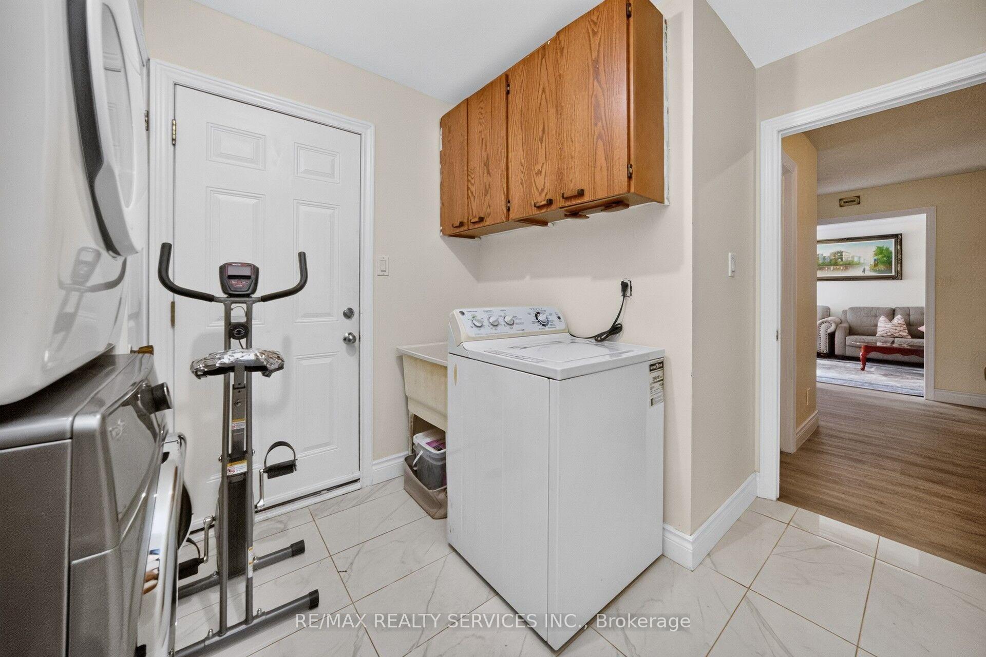 Photo 19 of 115 Amberly Boulevard, Hamilton, Ancaster — HOMEH