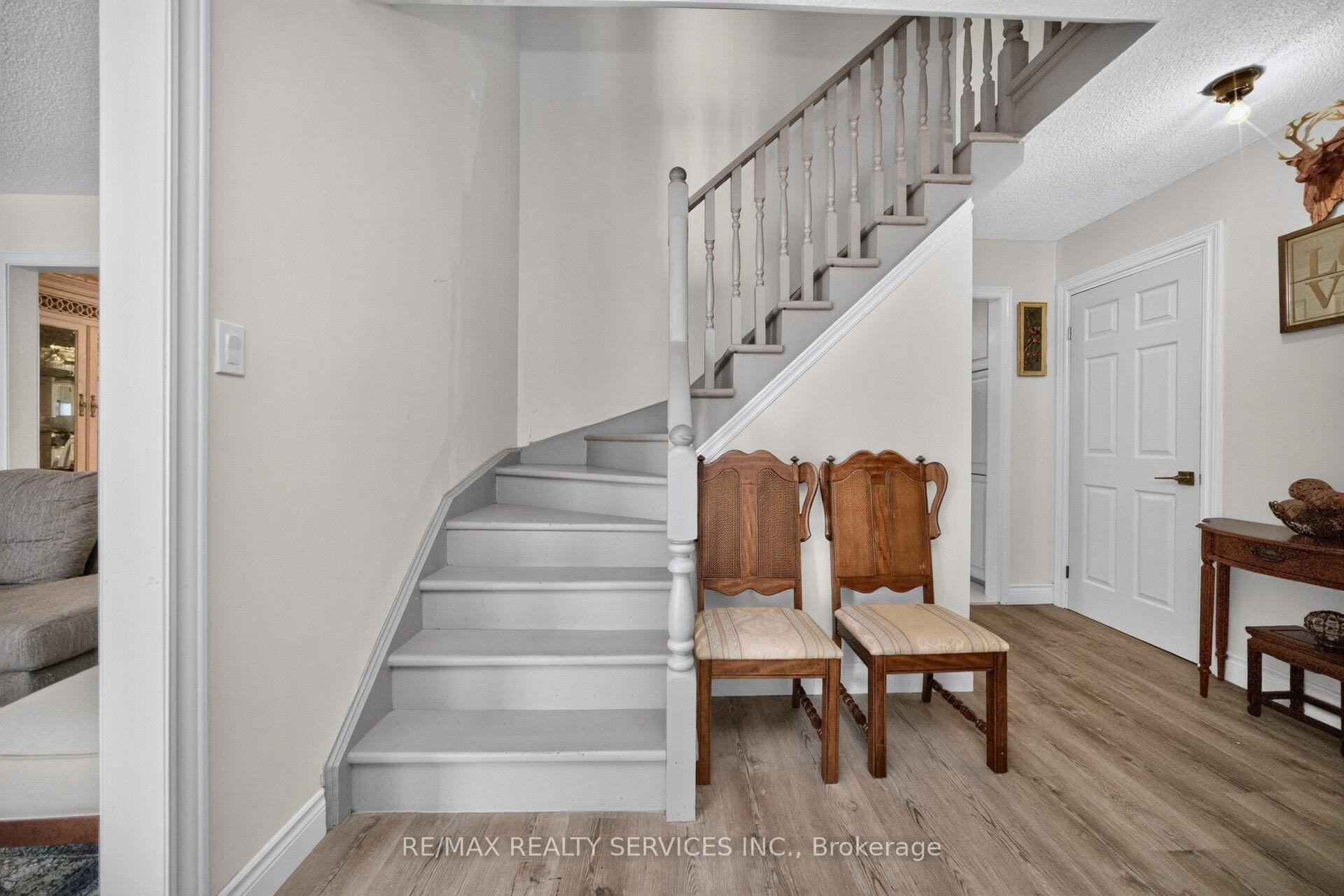 Photo 20 of 115 Amberly Boulevard, Hamilton, Ancaster — HOMEH