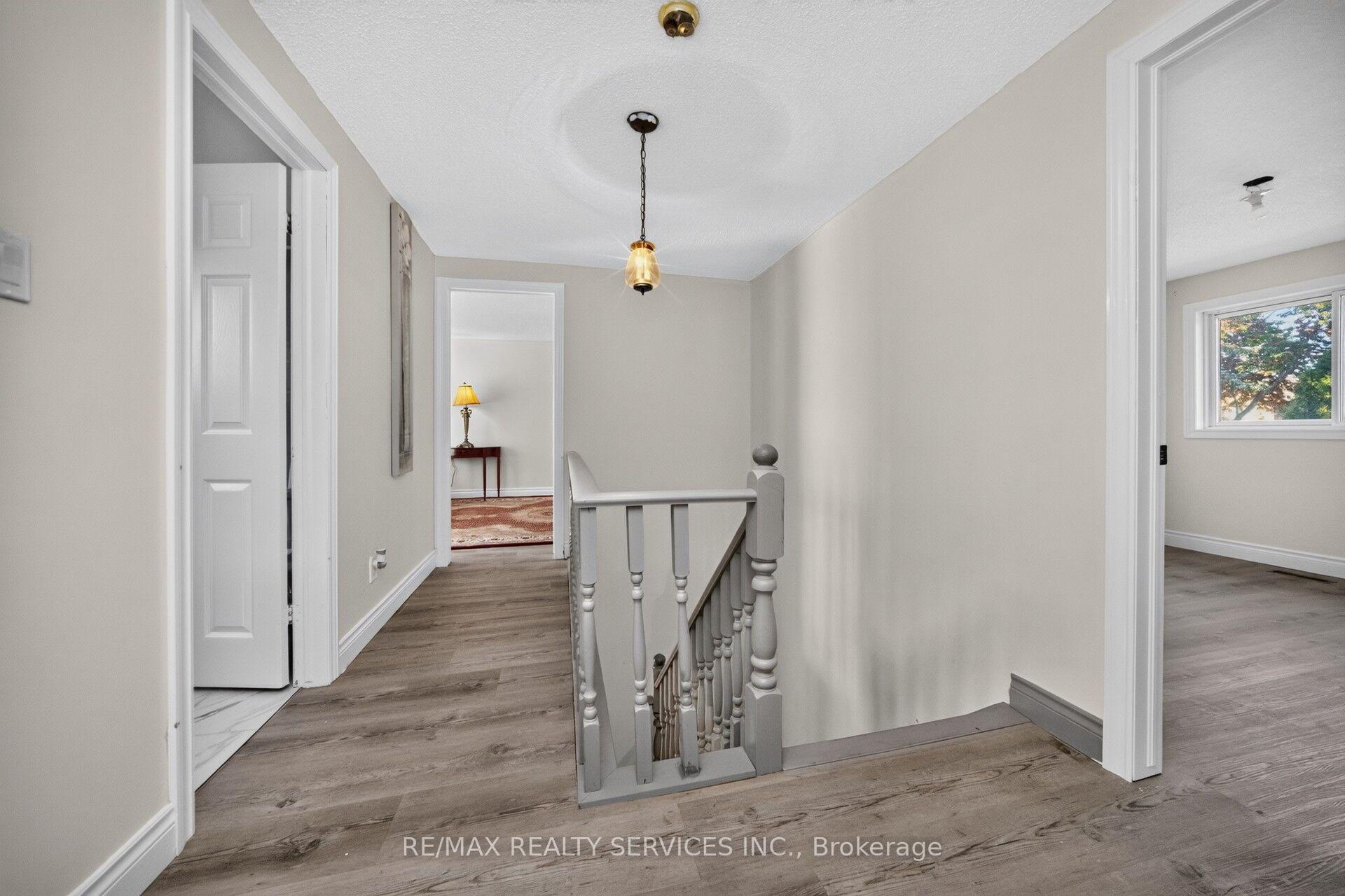 Photo 22 of 115 Amberly Boulevard, Hamilton, Ancaster — HOMEH