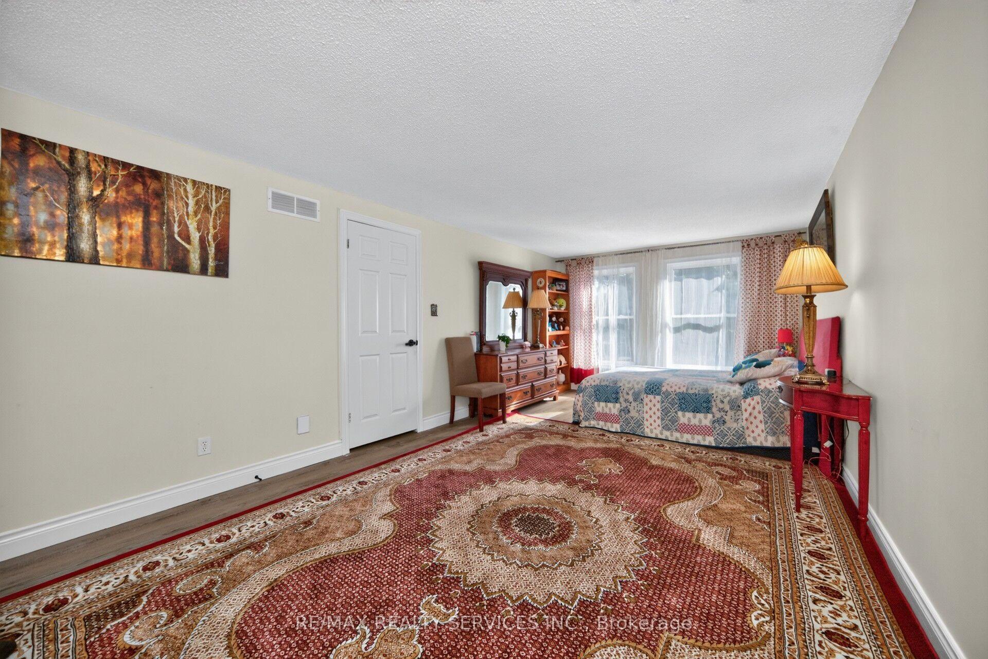 Photo 24 of 115 Amberly Boulevard, Hamilton, Ancaster — HOMEH