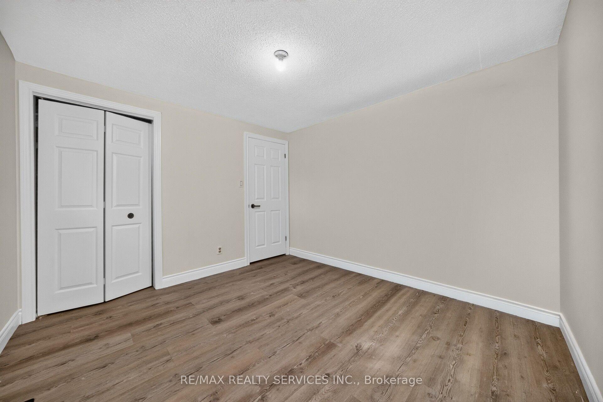 Photo 29 of 115 Amberly Boulevard, Hamilton, Ancaster — HOMEH
