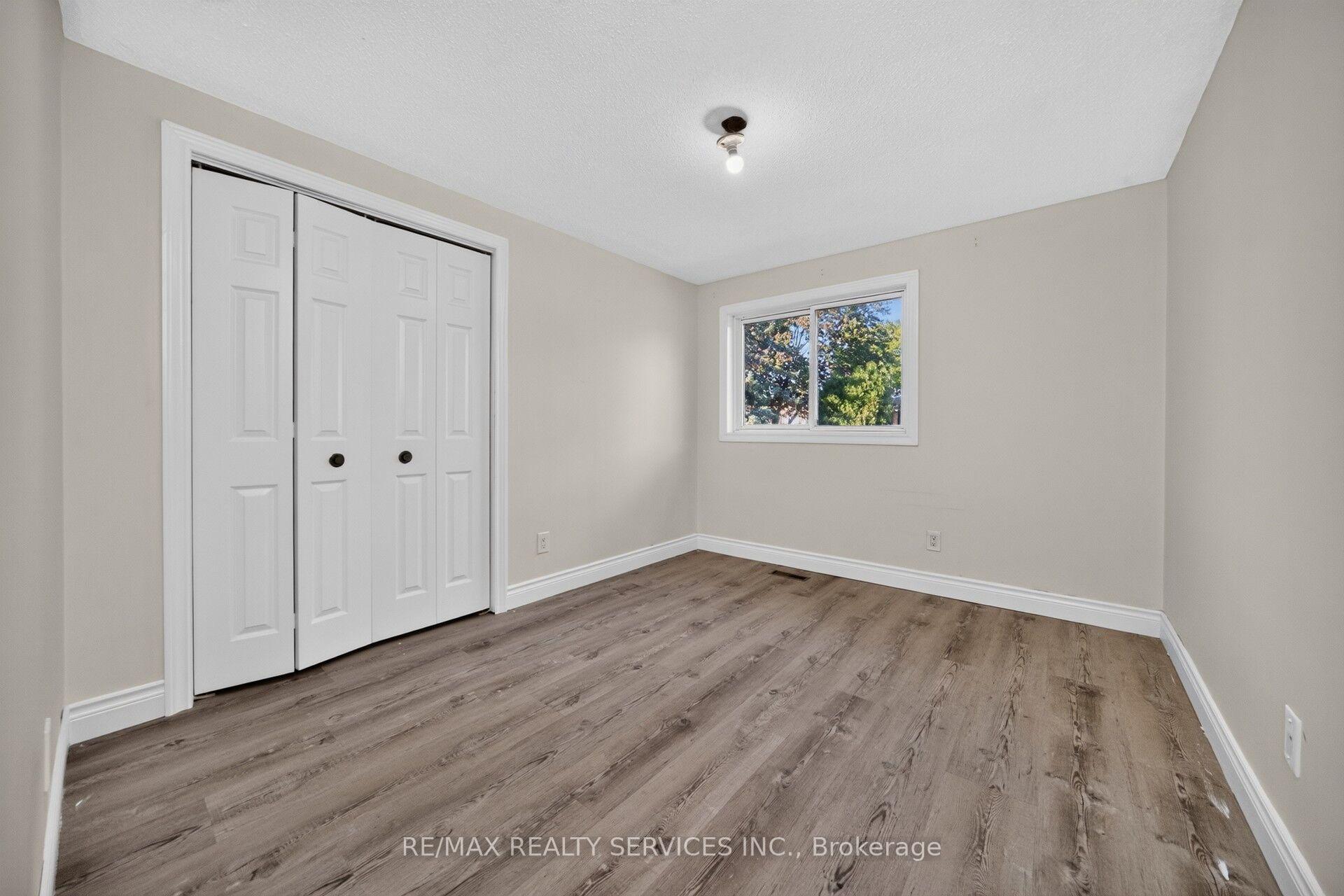 Photo 33 of 115 Amberly Boulevard, Hamilton, Ancaster — HOMEH