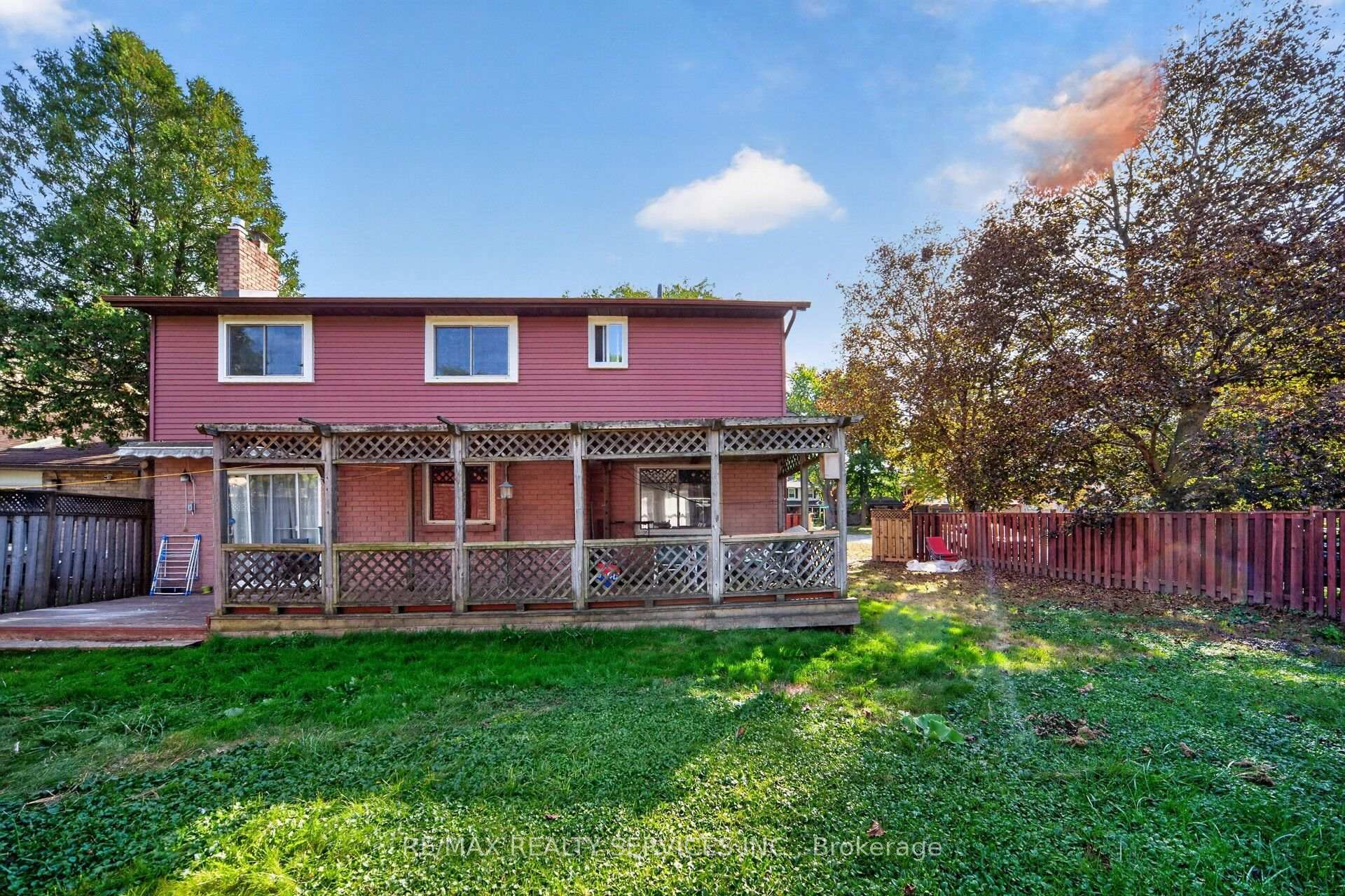 Photo 43 of 115 Amberly Boulevard, Hamilton, Ancaster — HOMEH