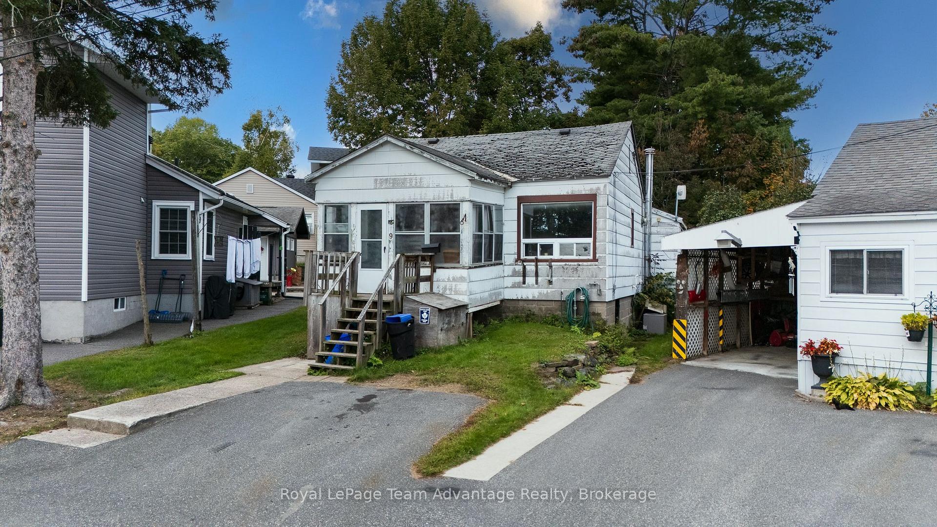 Photo 2 of 9 Elizabeth Court, Parry Sound — HOMEH