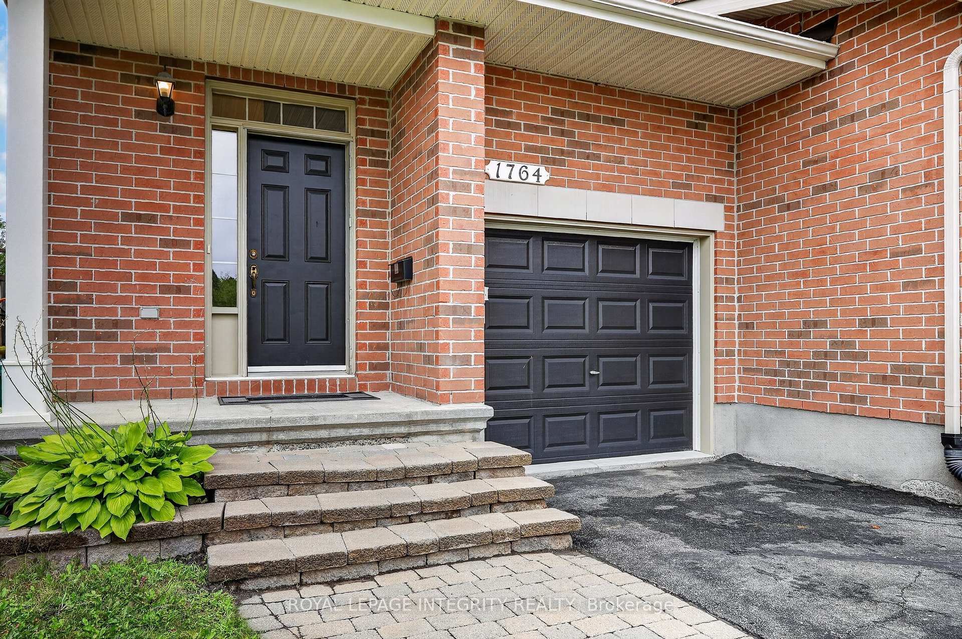 Photo 2 of 1764 Plainridge Crescent, Ottawa, Notting Hill/Summerside — HOMEH