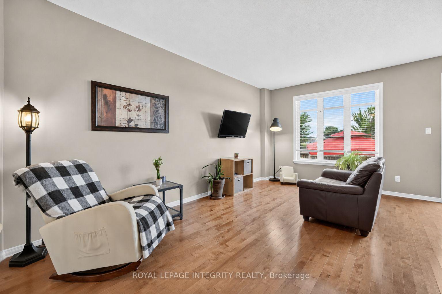 Photo 6 of 1764 Plainridge Crescent, Ottawa, Notting Hill/Summerside — HOMEH