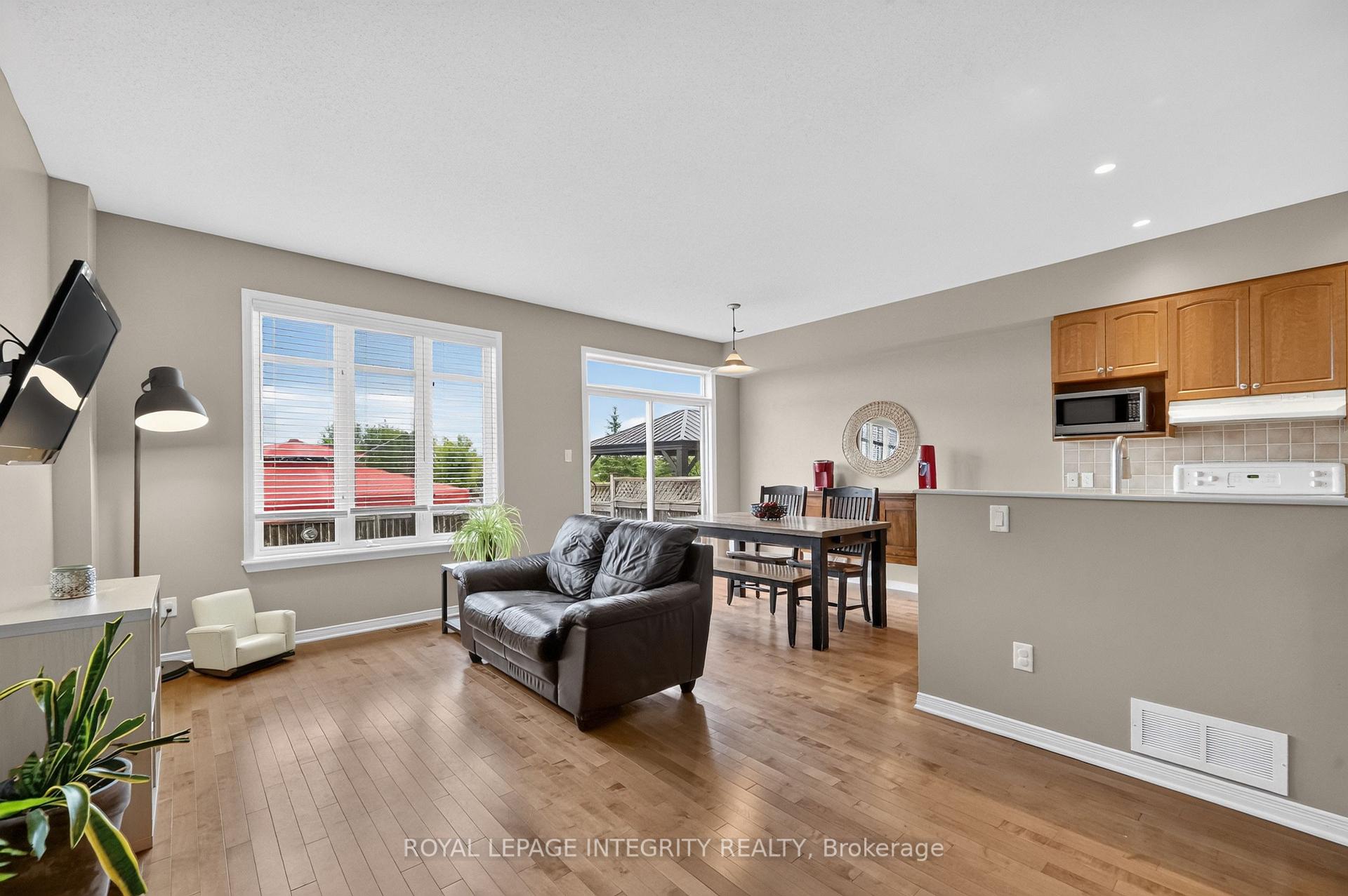 Photo 9 of 1764 Plainridge Crescent, Ottawa, Notting Hill/Summerside — HOMEH