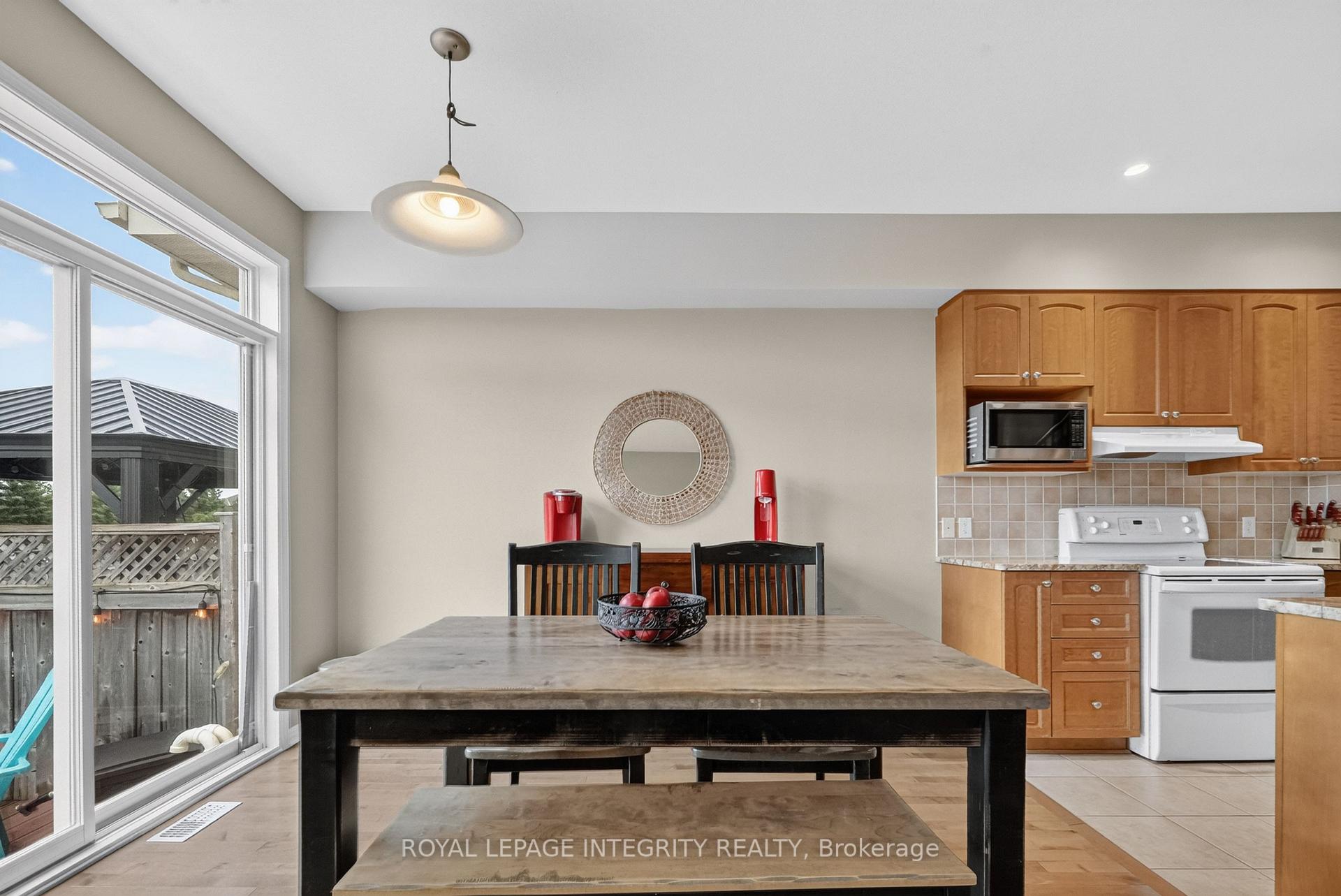 Photo 10 of 1764 Plainridge Crescent, Ottawa, Notting Hill/Summerside — HOMEH