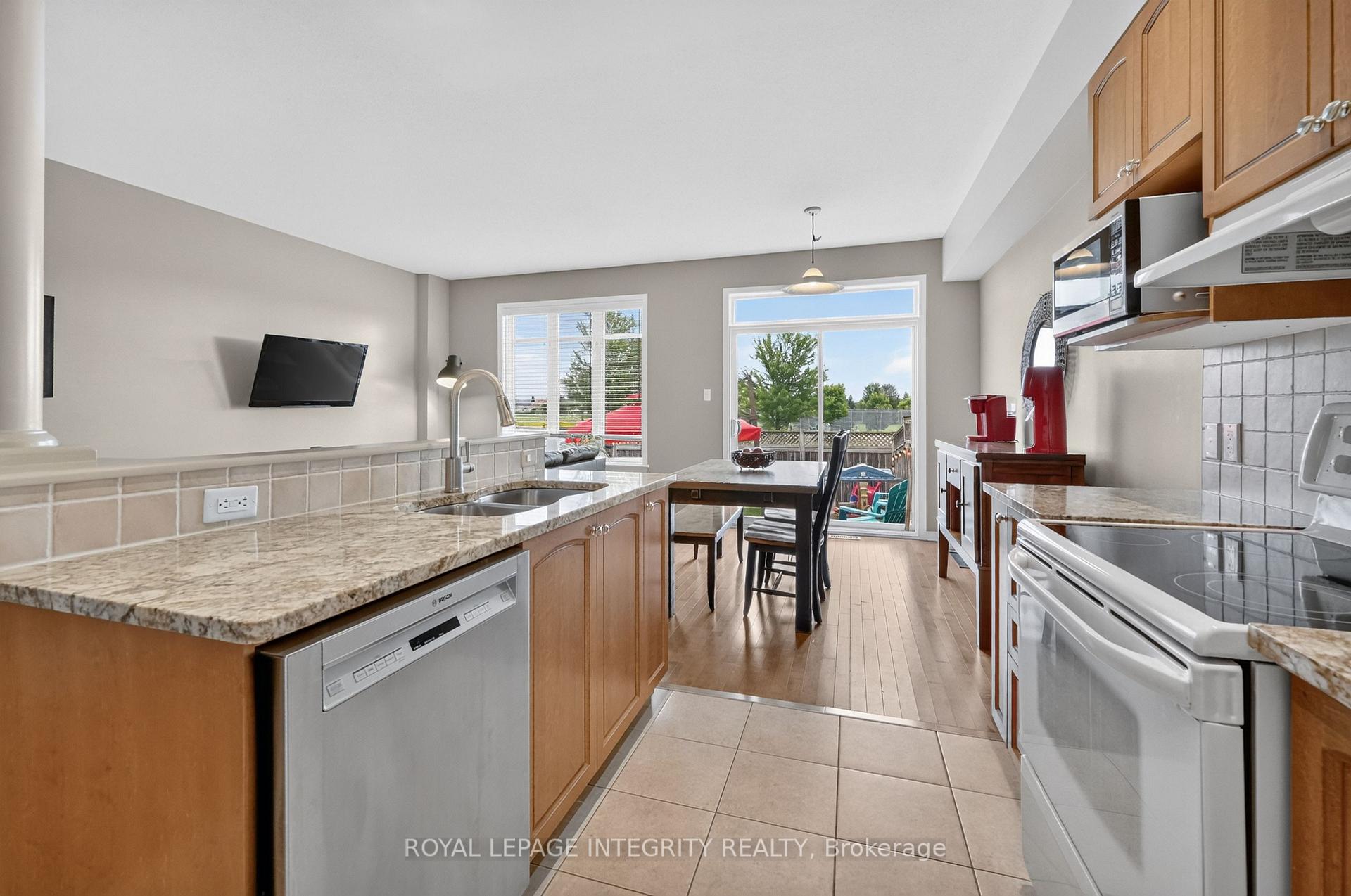 Photo 16 of 1764 Plainridge Crescent, Ottawa, Notting Hill/Summerside — HOMEH