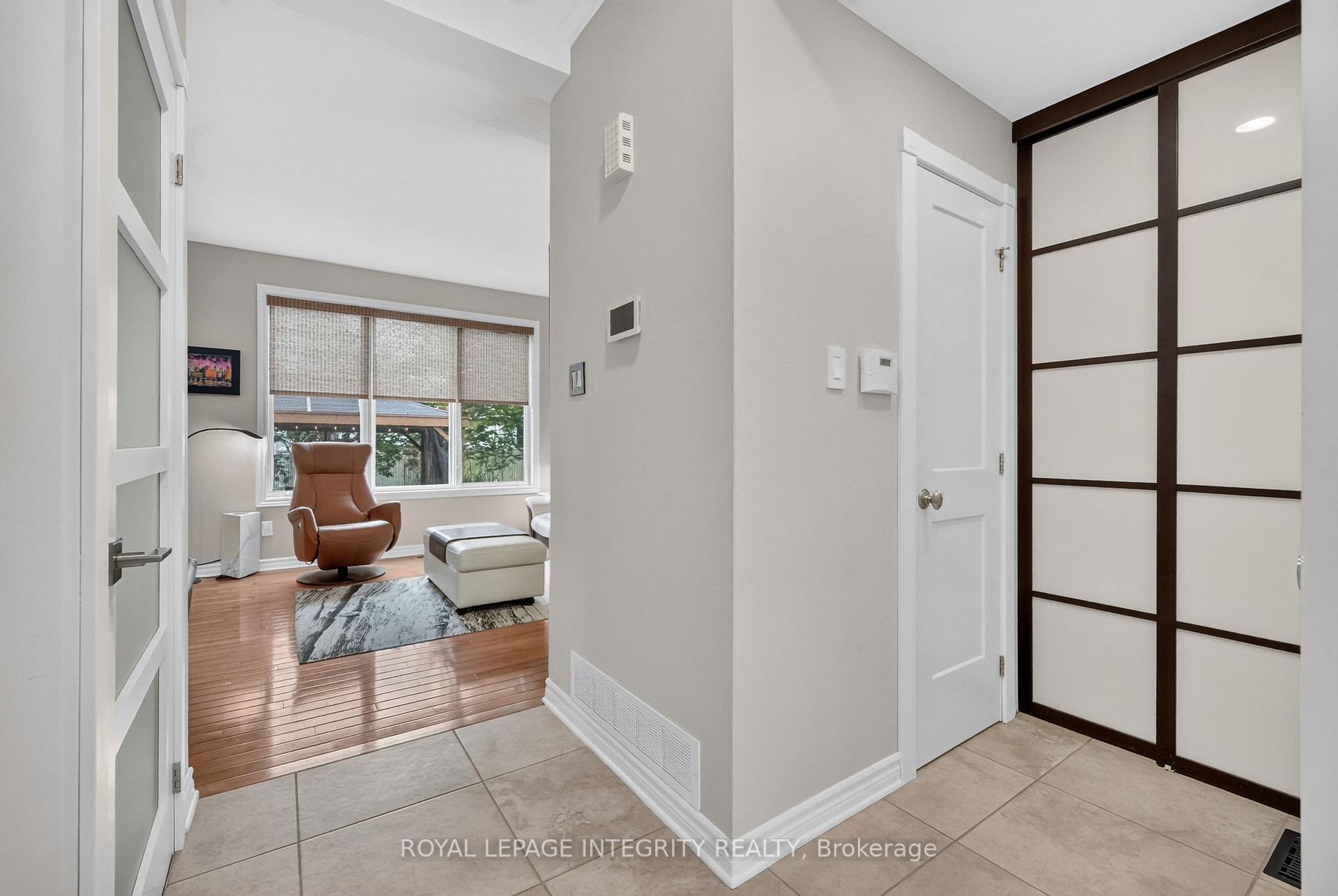 Photo 11 of 2117 Sandy Oaks Drive, Ottawa, Chapel Hill South - Orleans Village — HOMEH