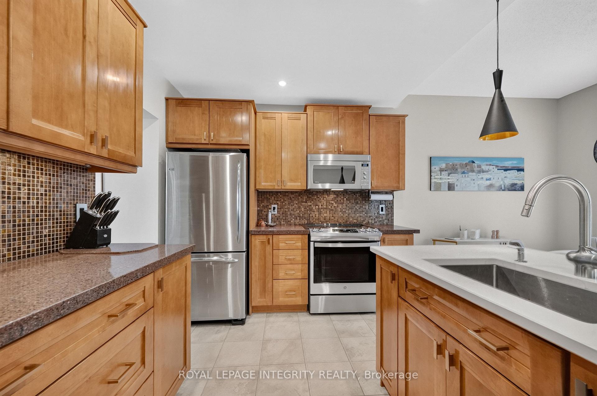 Photo 18 of 2117 Sandy Oaks Drive, Ottawa, Chapel Hill South - Orleans Village — HOMEH