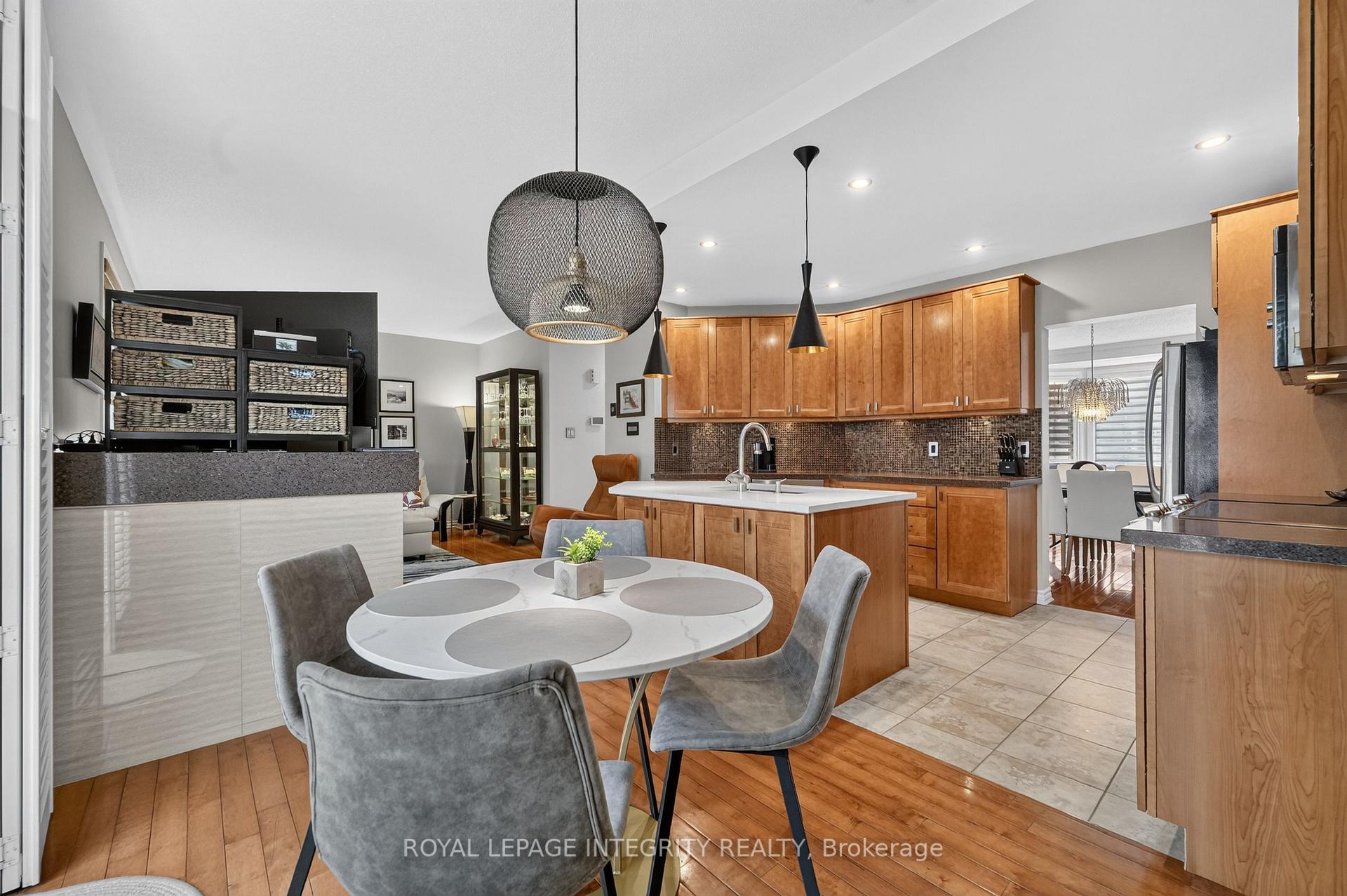 Photo 22 of 2117 Sandy Oaks Drive, Ottawa, Chapel Hill South - Orleans Village — HOMEH