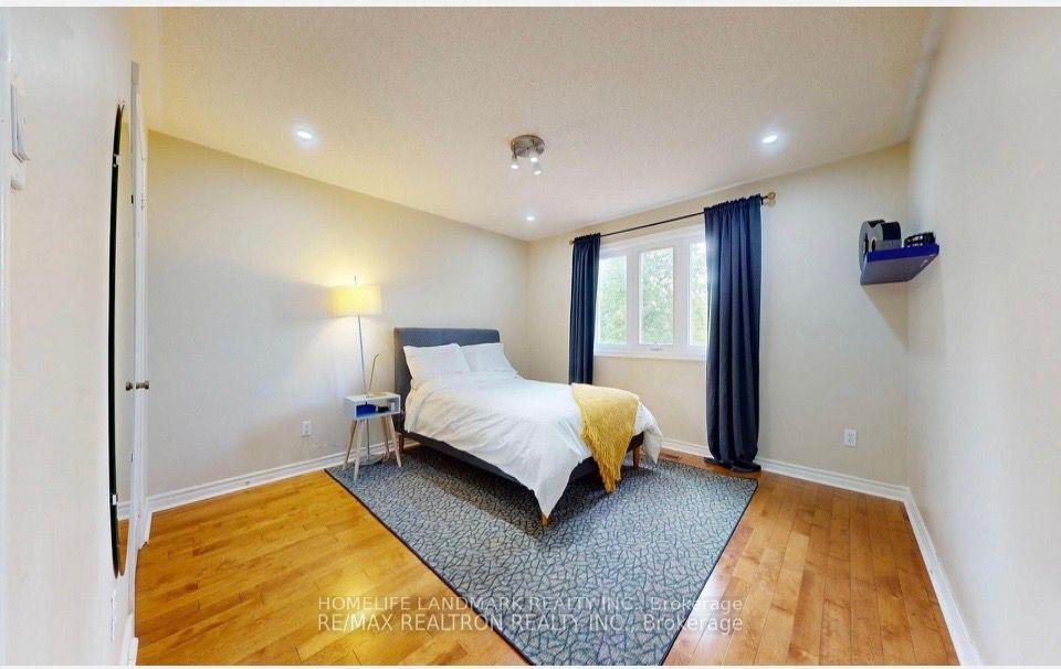 Photo 9 of 8 Muster Court, Markham, Buttonville — HOMEH