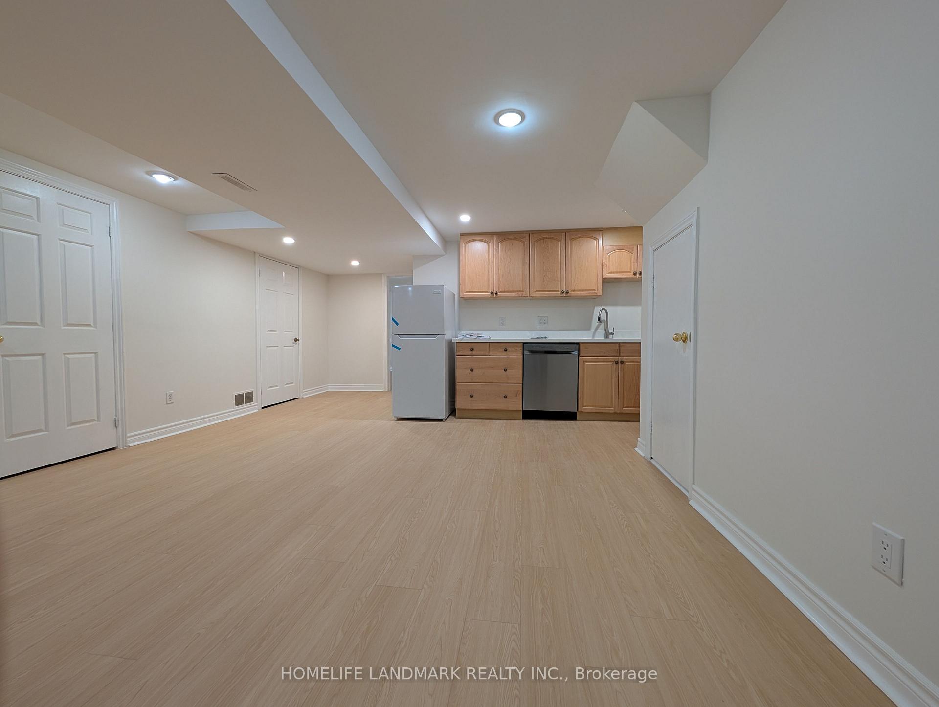 Photo 10 of 8 Muster Court, Markham, Buttonville — HOMEH