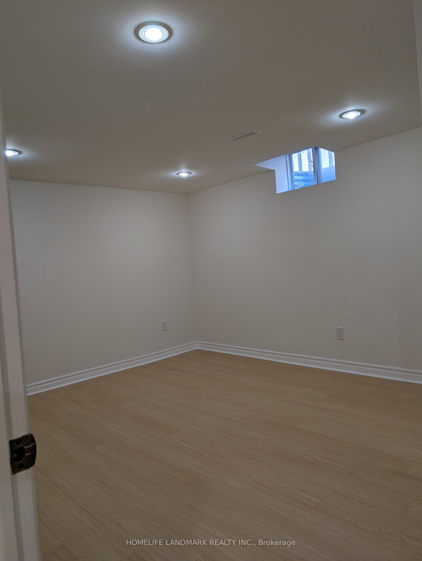 Photo 13 of 8 Muster Court, Markham, Buttonville — HOMEH