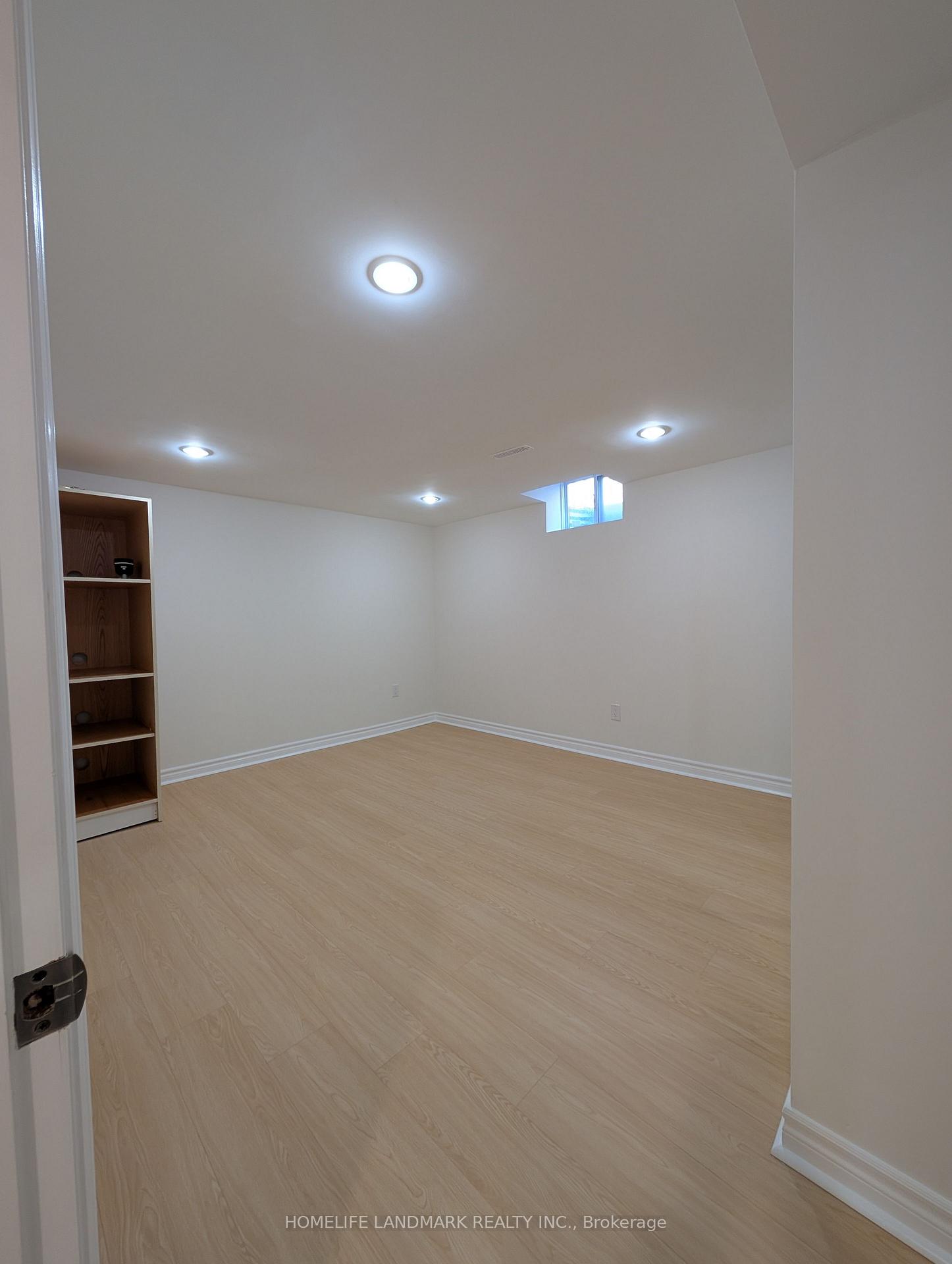 Photo 14 of 8 Muster Court, Markham, Buttonville — HOMEH