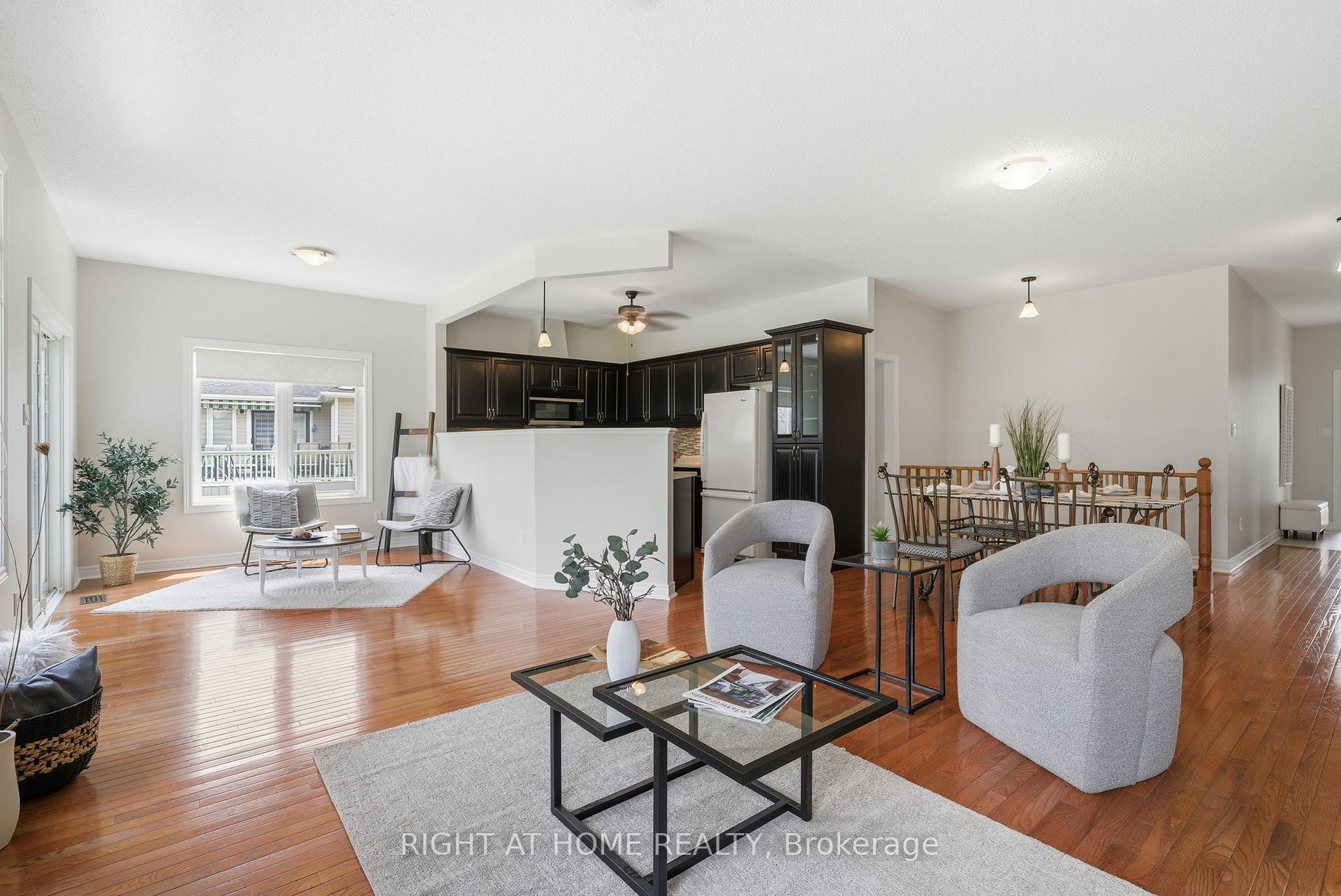 Photo 8 of 5 Park Place Lane, Clarington, Newcastle — HOMEH