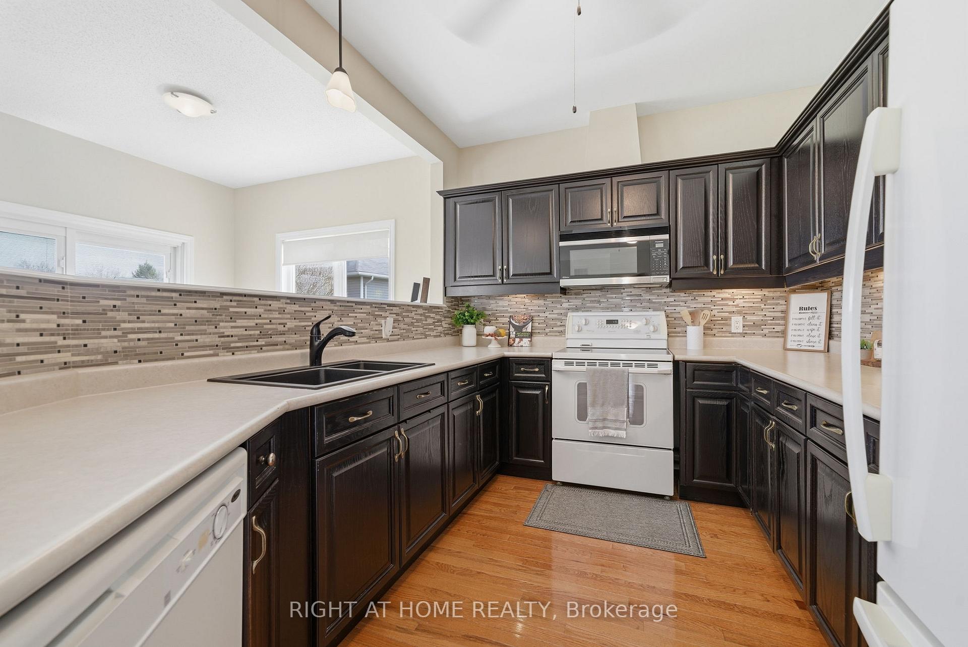 Photo 9 of 5 Park Place Lane, Clarington, Newcastle — HOMEH