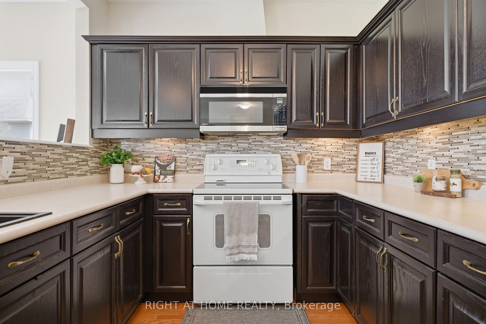 Photo 10 of 5 Park Place Lane, Clarington, Newcastle — HOMEH