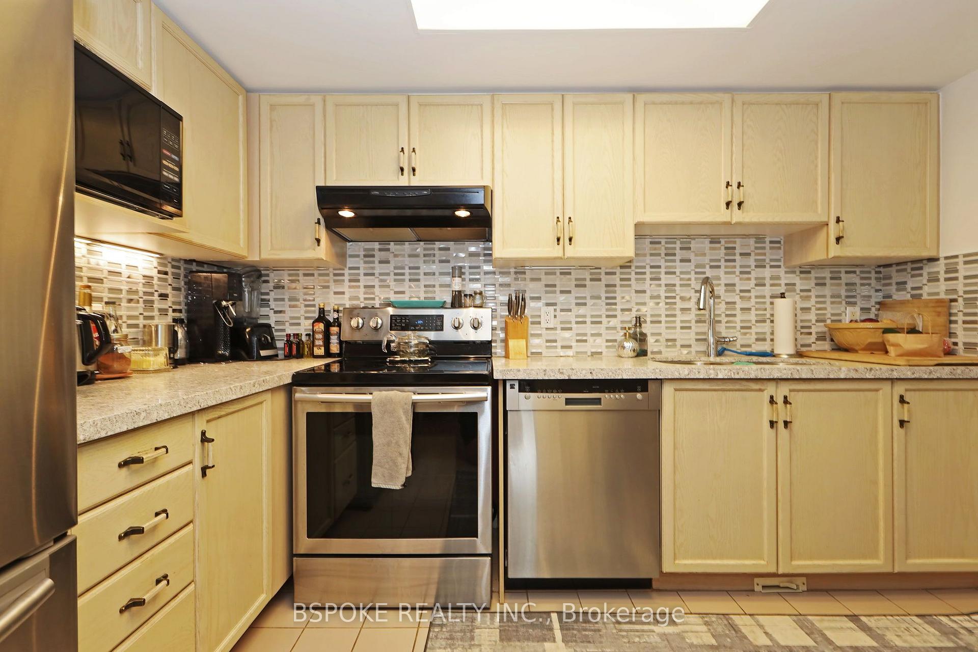 Photo 6 of Unit LC11, 18 Concorde Place, North York, Banbury-Don Mills — HOMEH