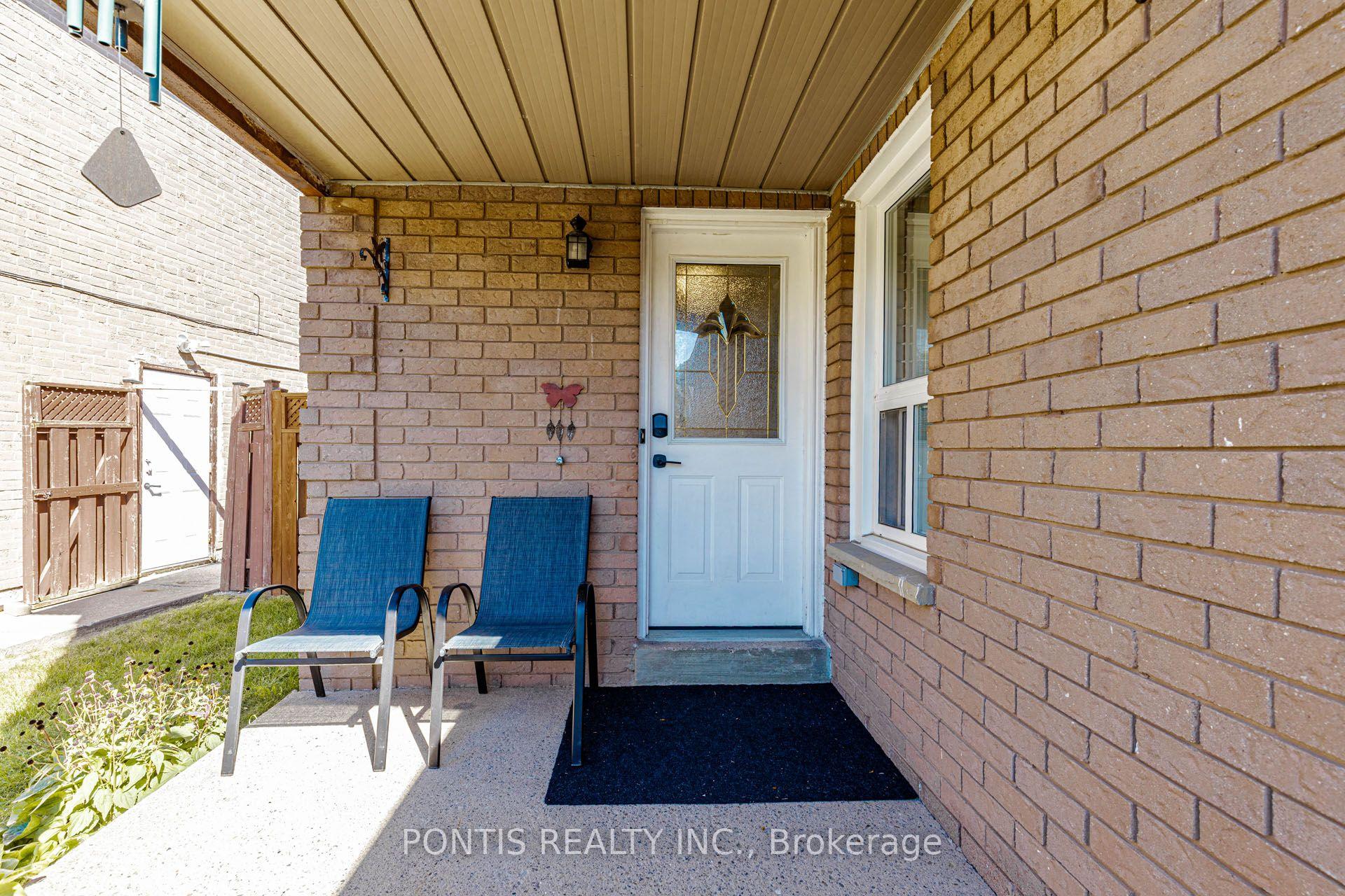 Photo 4 of 6 Calmist Crescent, Brampton, Fletcher's West — HOMEH