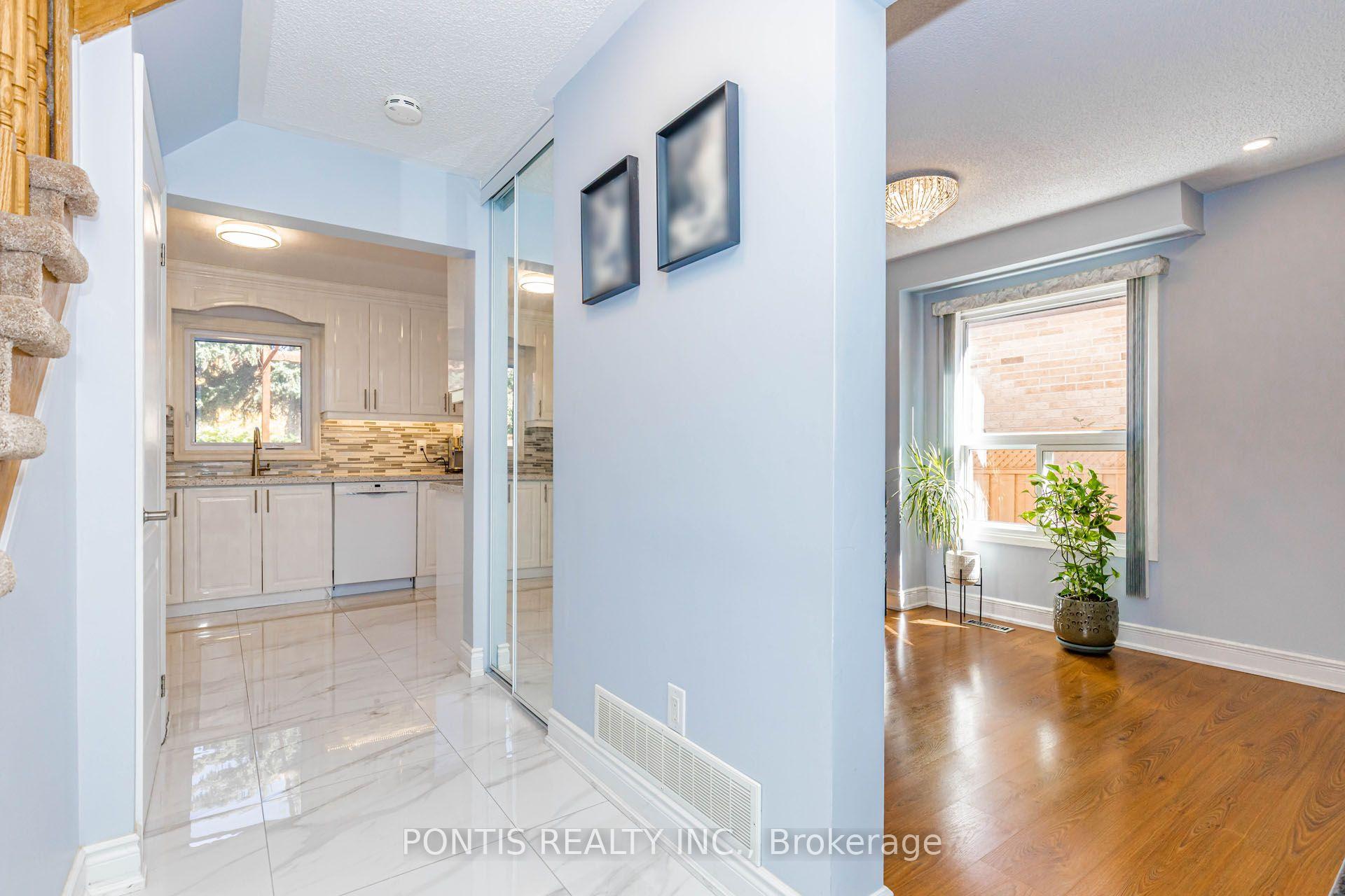 Photo 5 of 6 Calmist Crescent, Brampton, Fletcher's West — HOMEH